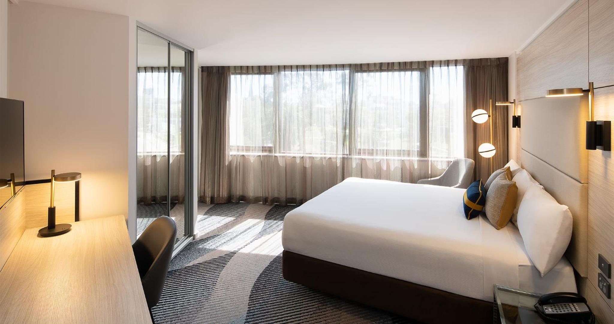 Superior Room with 1 King Size bed photo 2