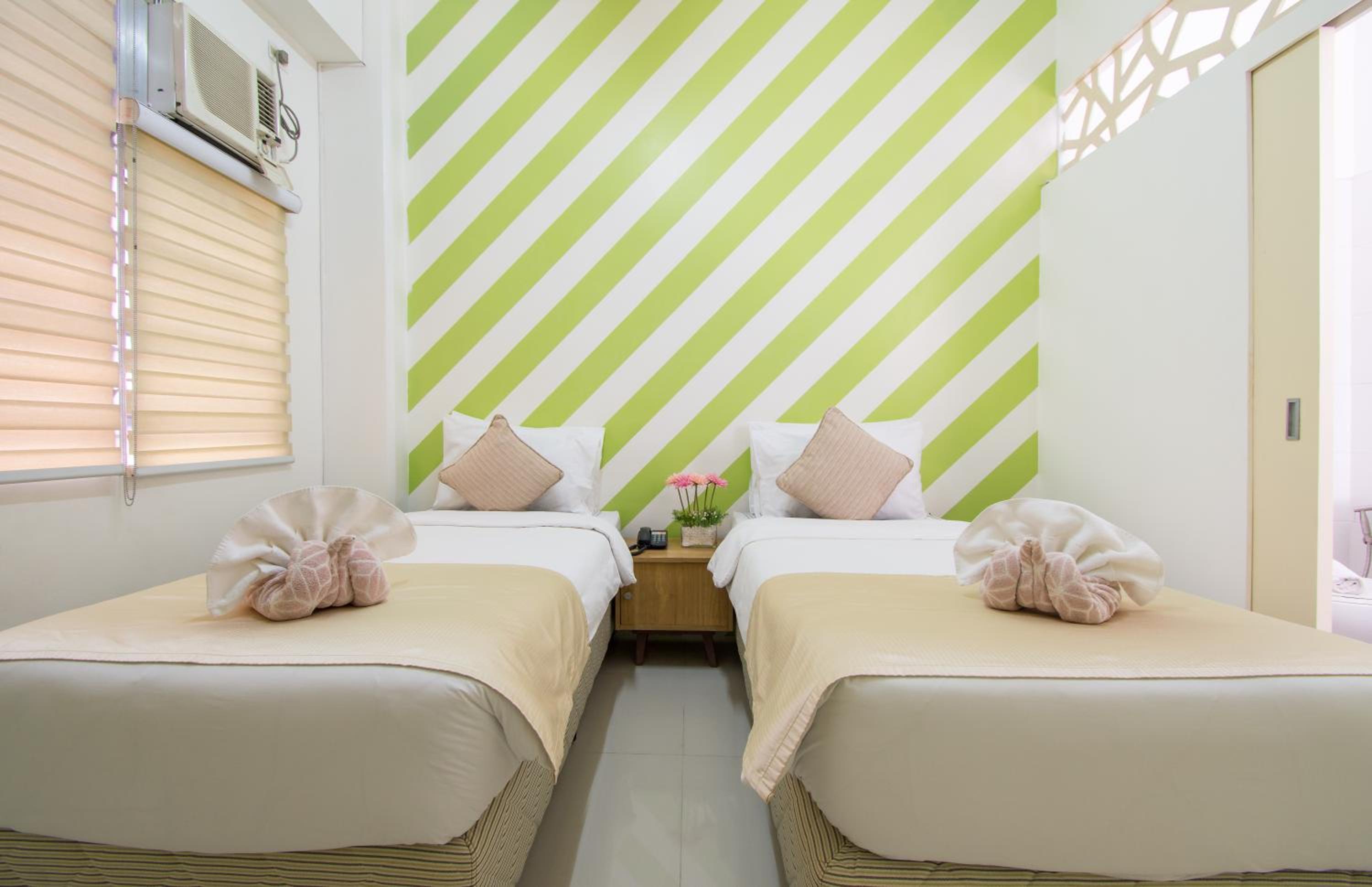 Twin Room - Photo 5