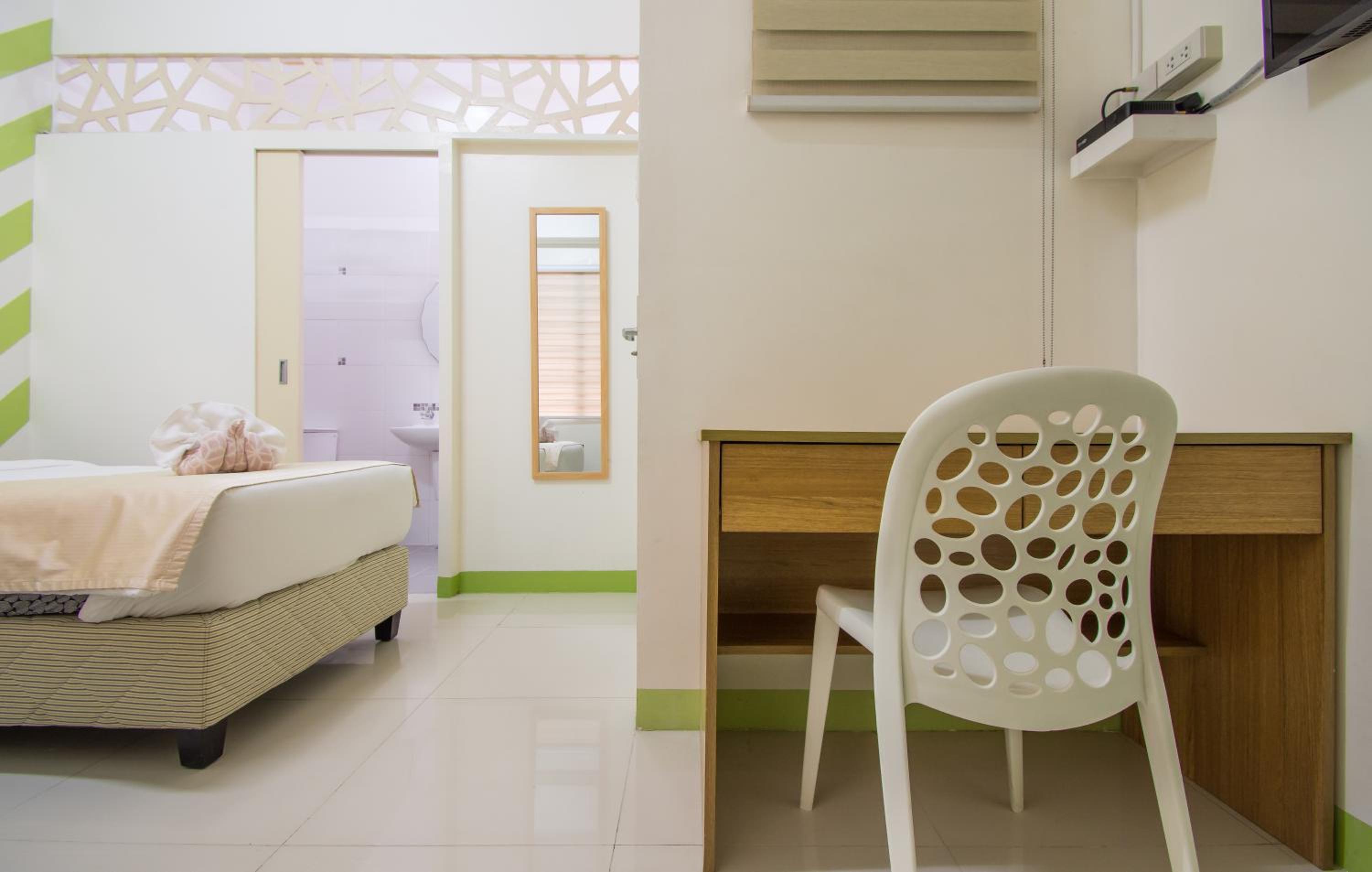 Twin Room - Photo 7