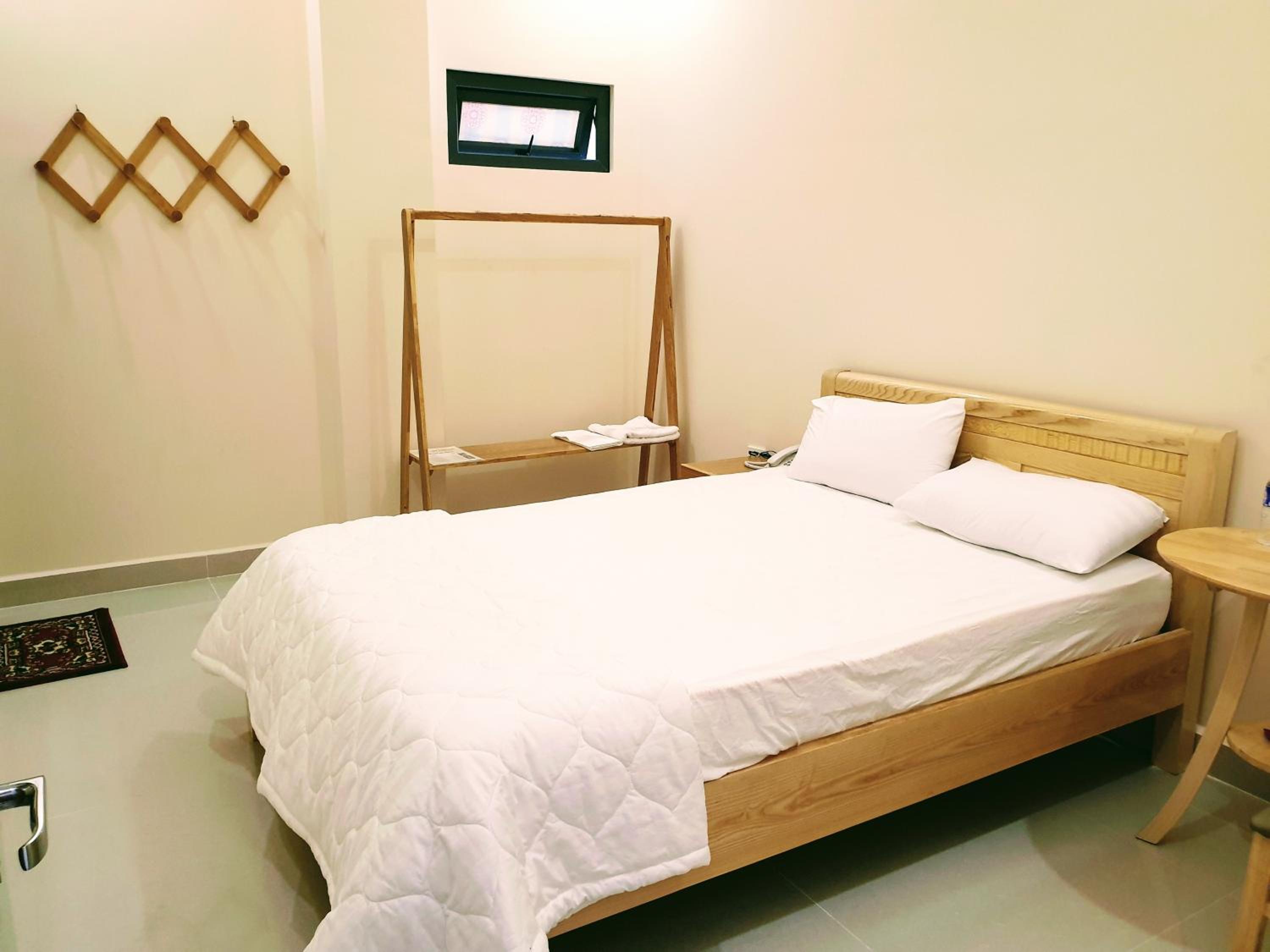 Standard King Room - Photo 12