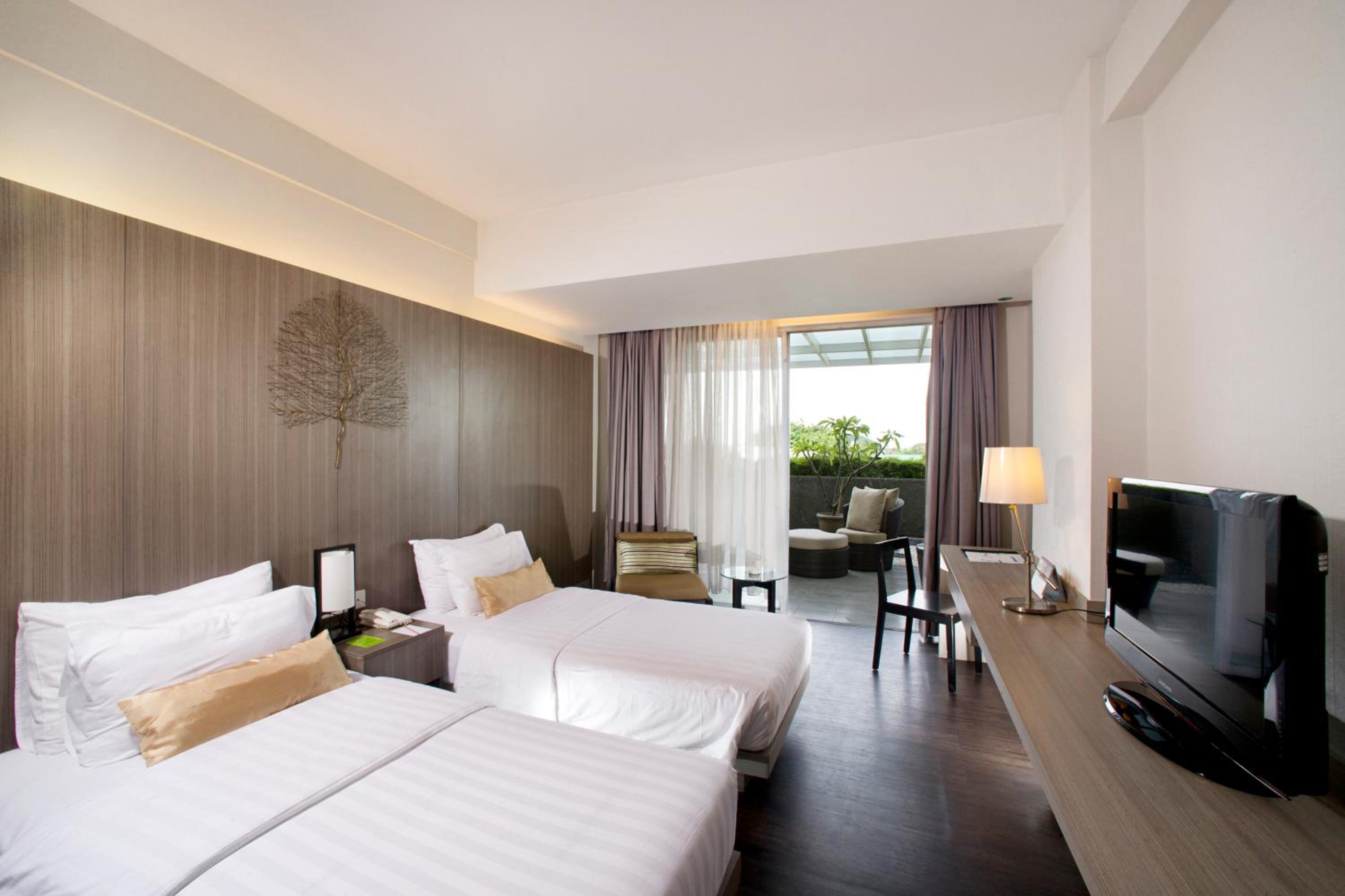 Deluxe Twin Room with Balcony