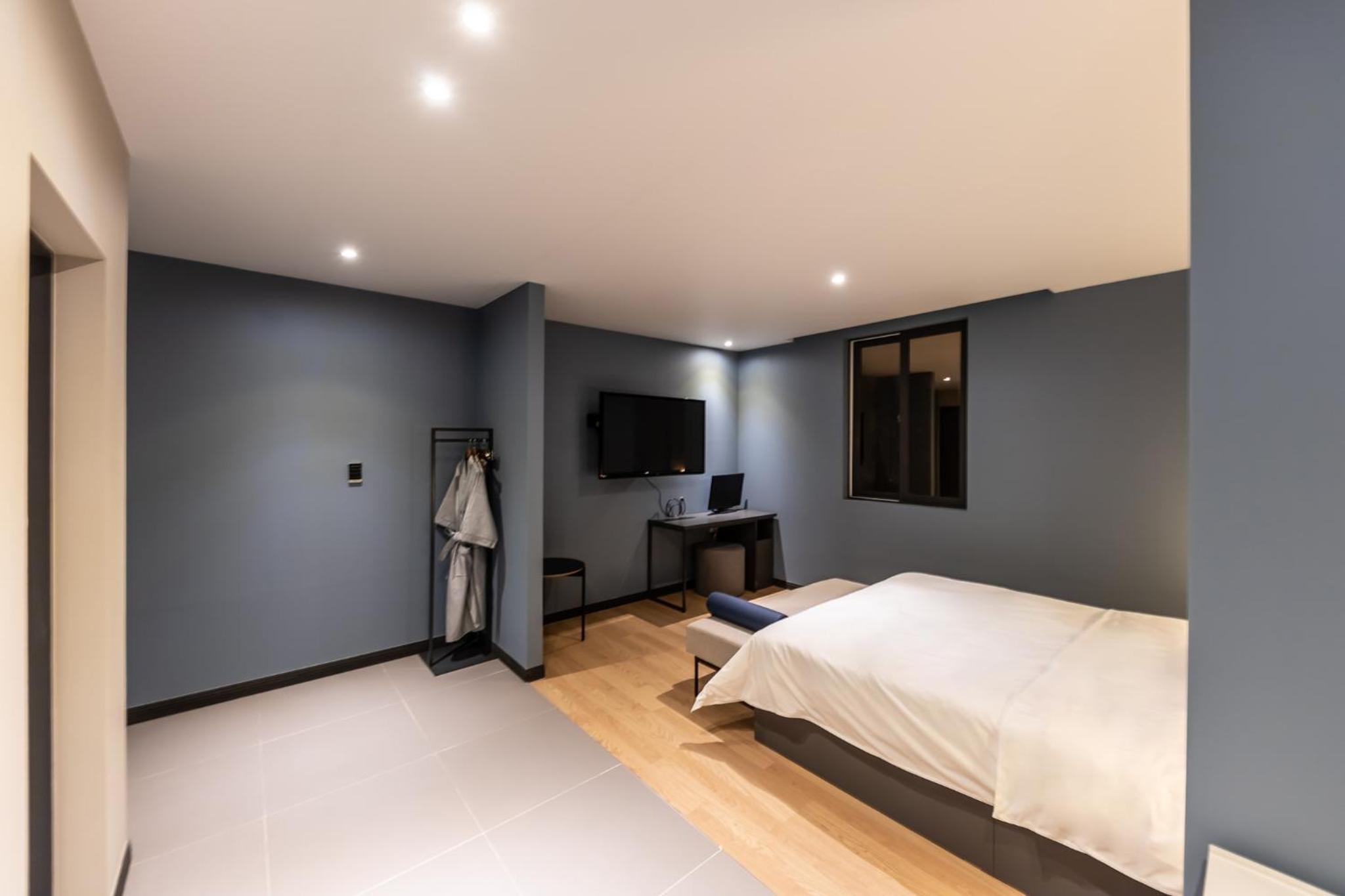 Deluxe Double Room - Photo 18