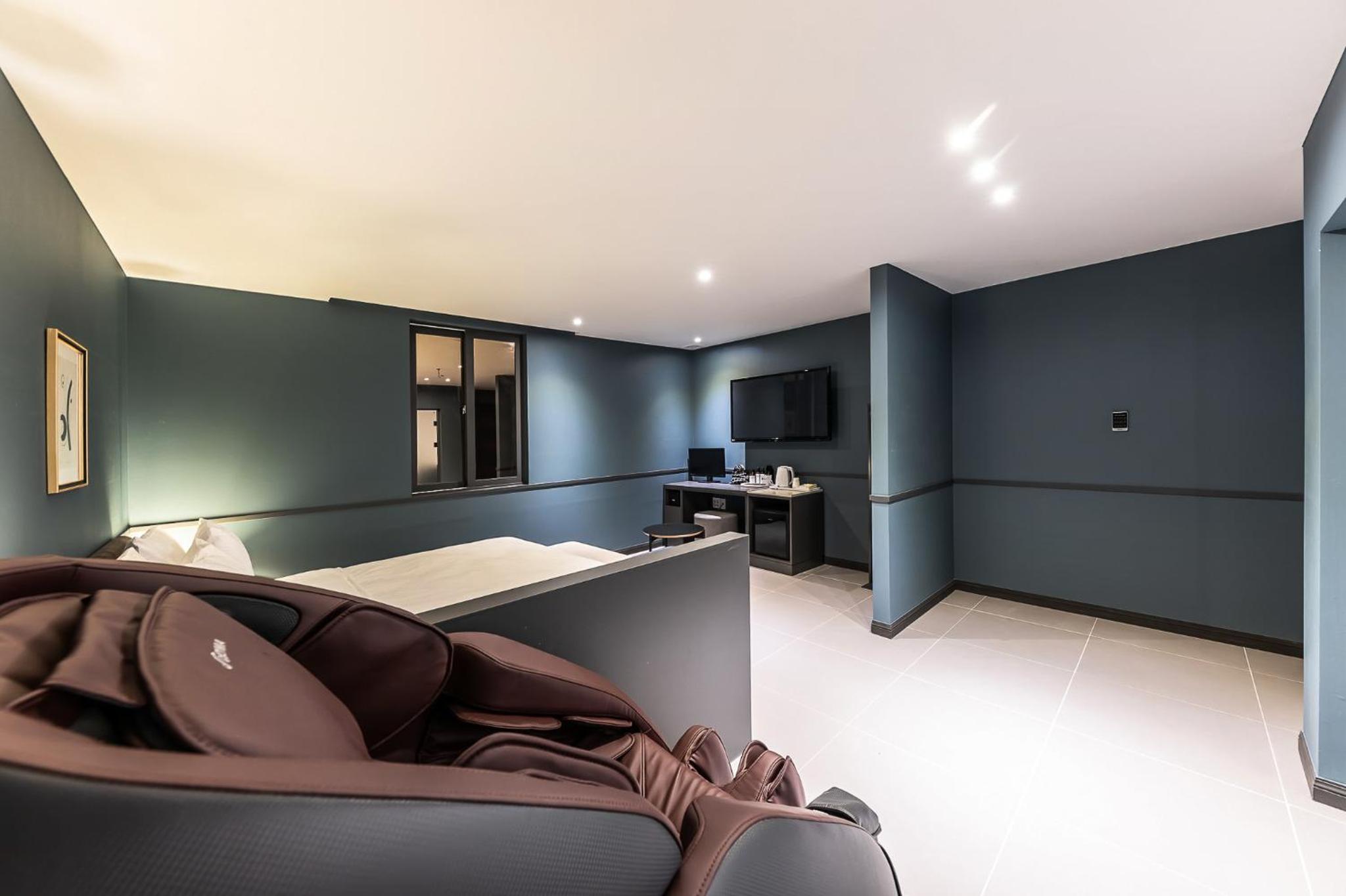Suite - Photo 4