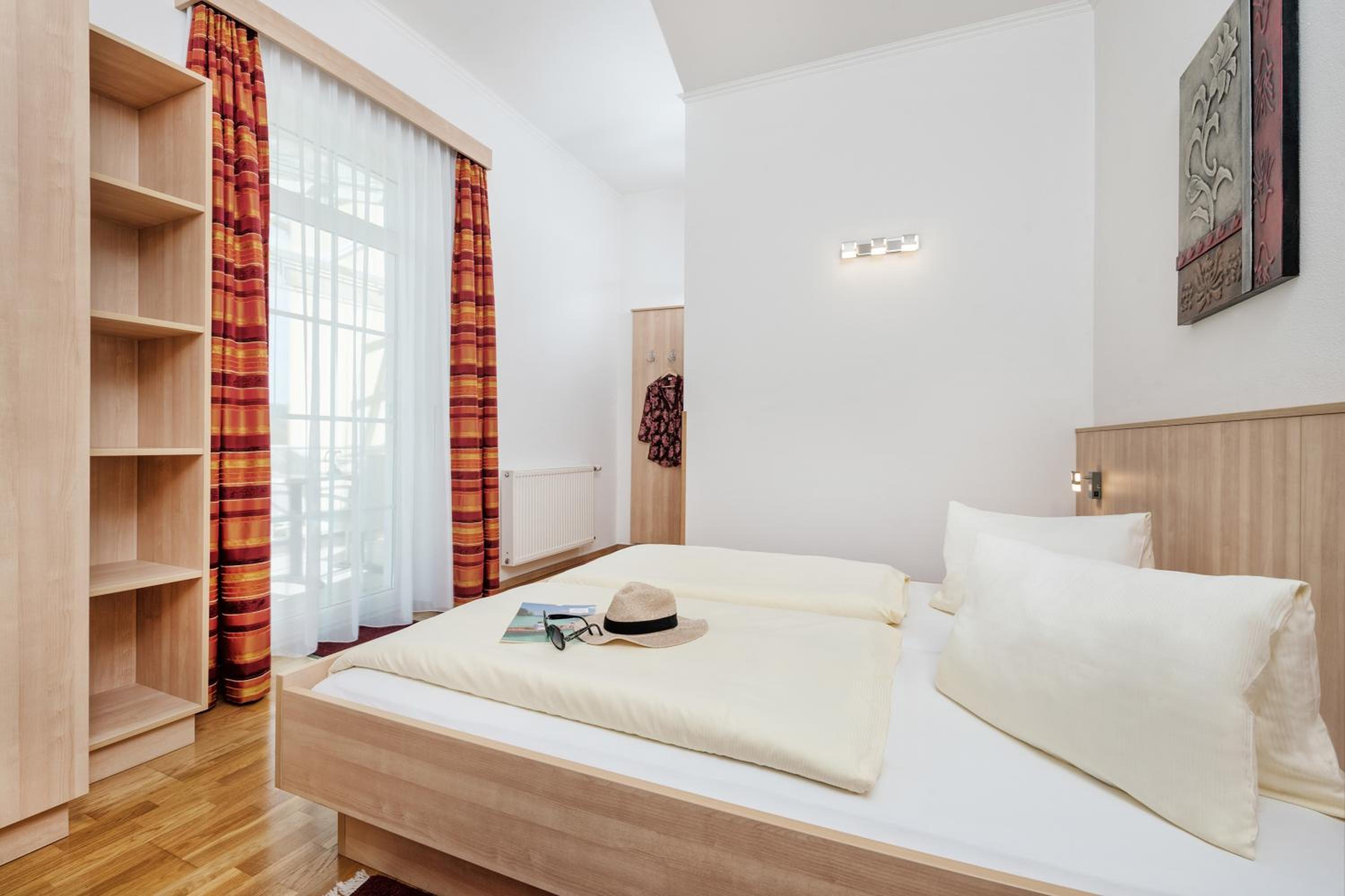 Two-Bedroom Apartment with Balcony photo 1