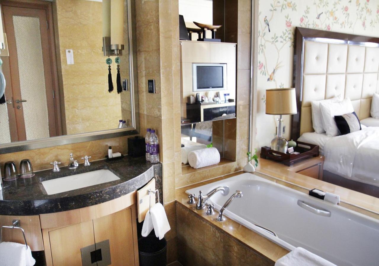 Executive Deluxe Twin Room - Photo 3