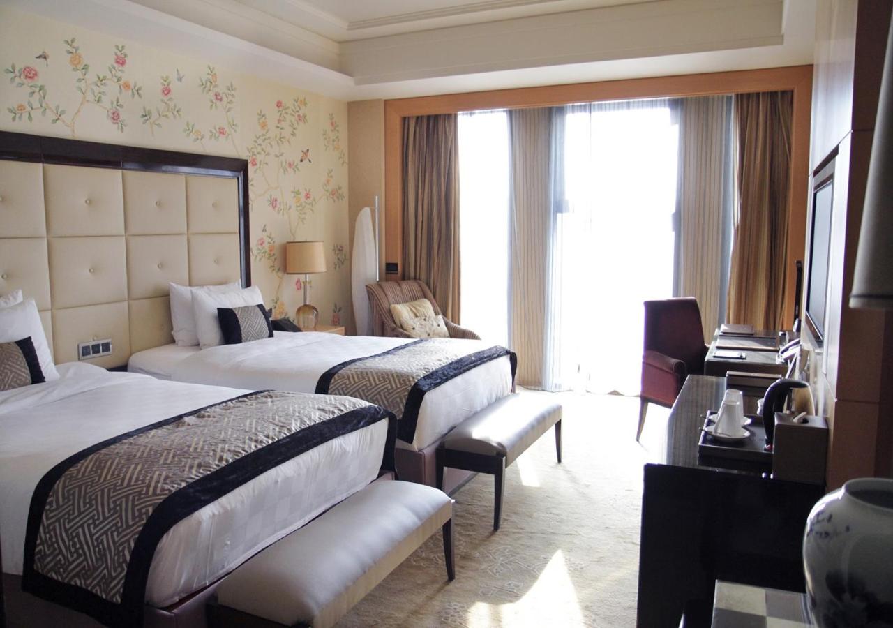 Executive Deluxe Twin Room - Photo 9