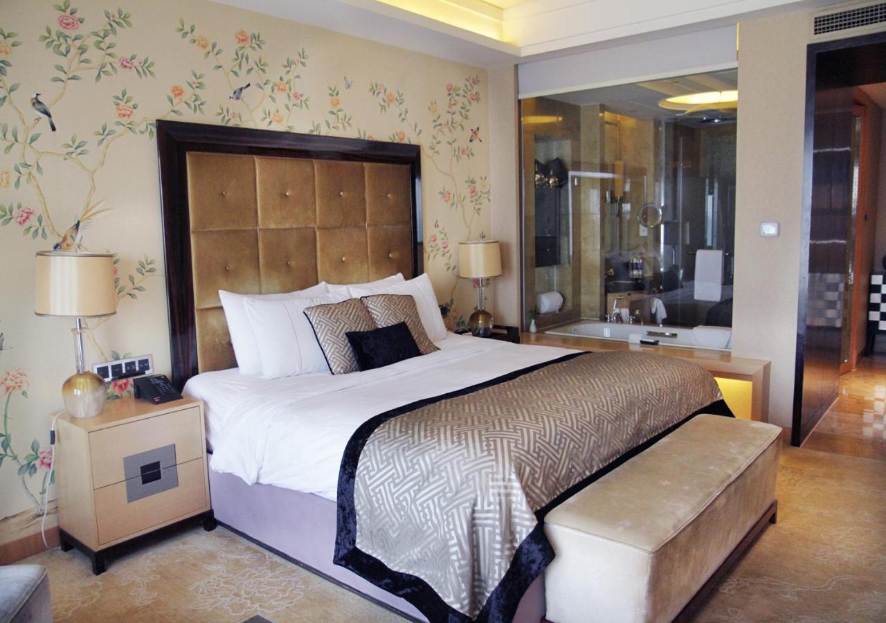Deluxe King Room - Photo 4