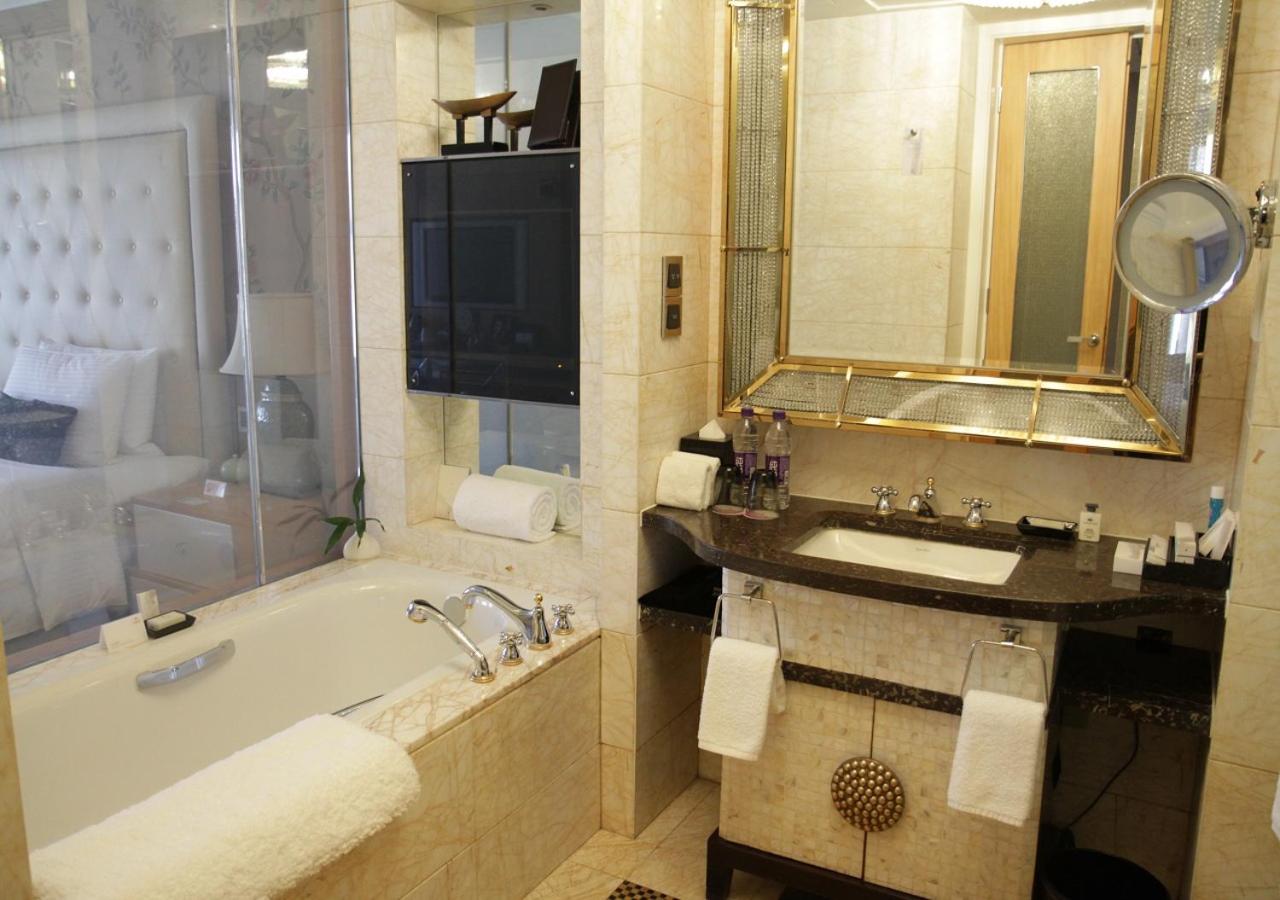 Executive Deluxe King Room - Photo 6