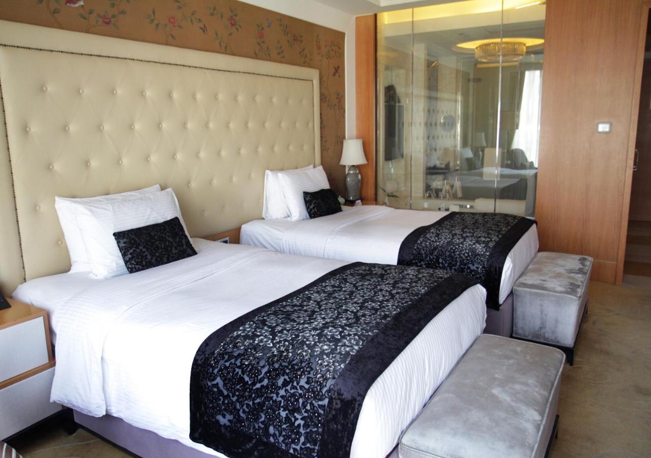 Executive Deluxe Twin Room - Photo 1