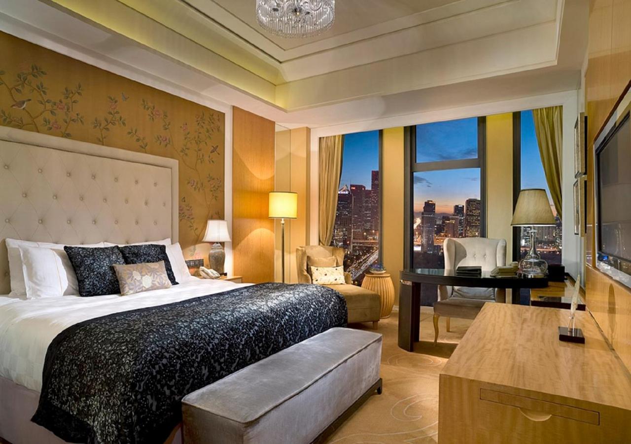 Executive Deluxe King Room - Photo 9