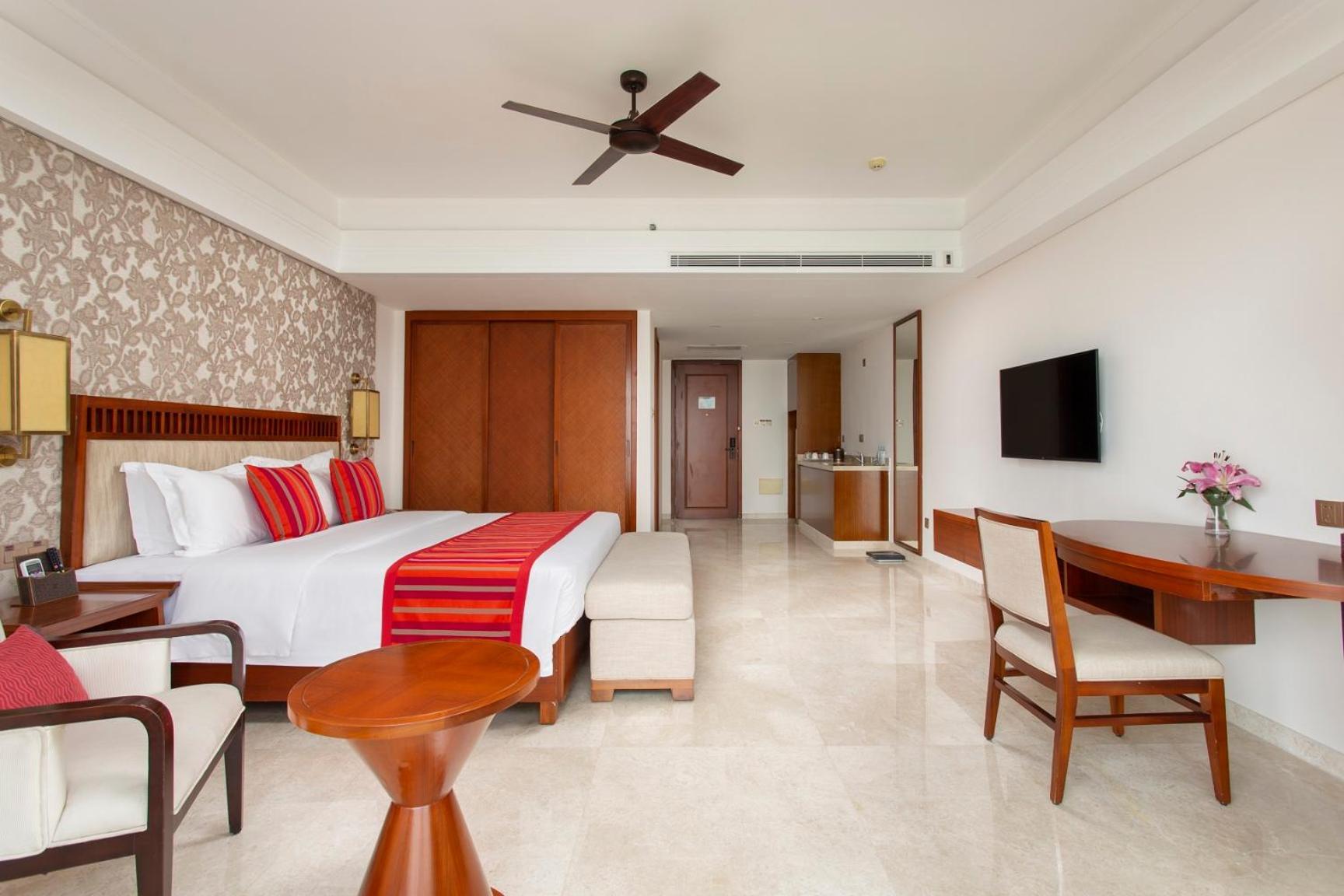 Premier  Double Room  with 180 Sea View photo 3