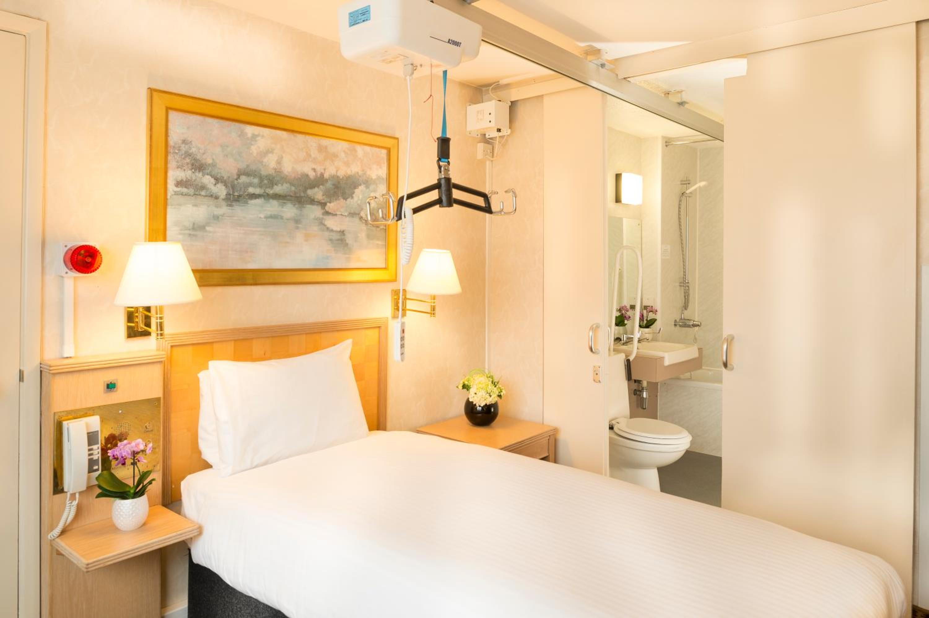 Double Room - Disability Access photo 3