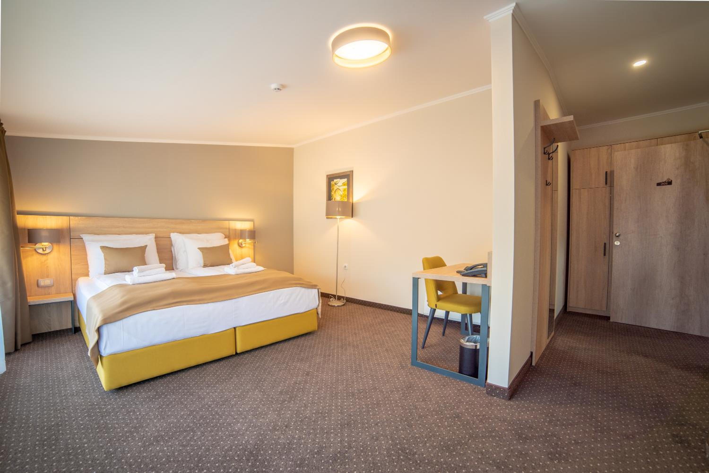 Standard Double Room - Photo 1