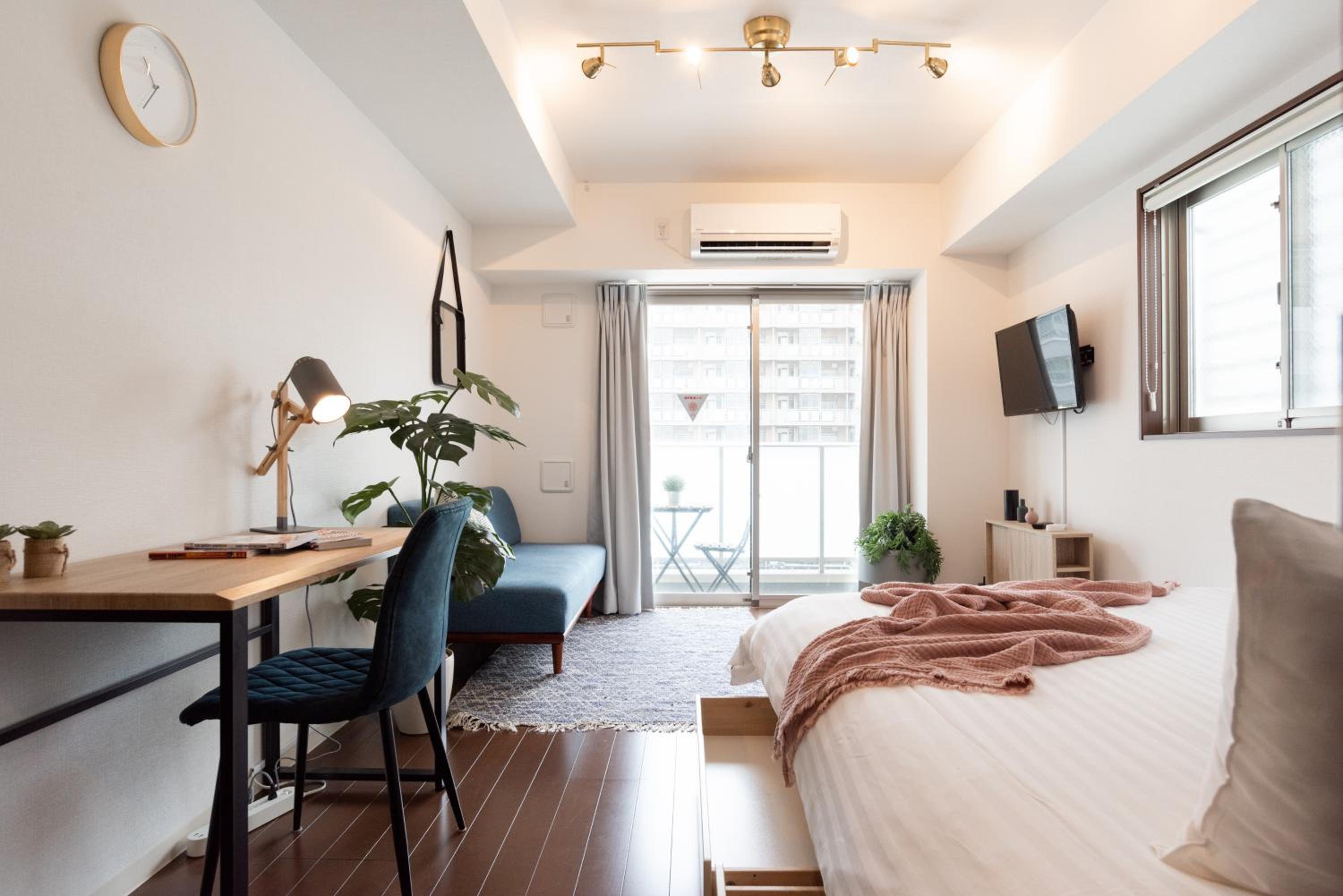 Studio Apartment photo 2