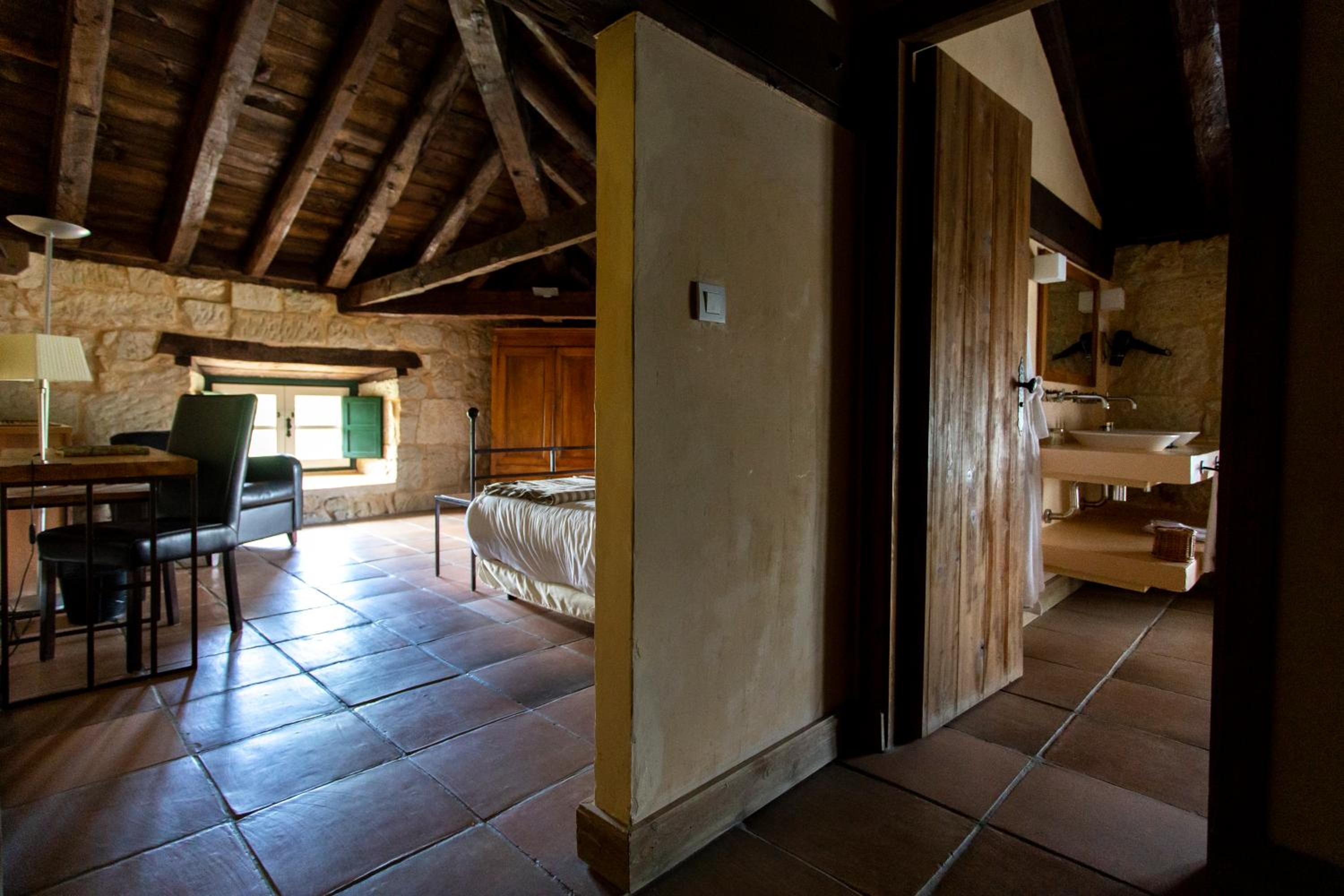Suite - Photo 8