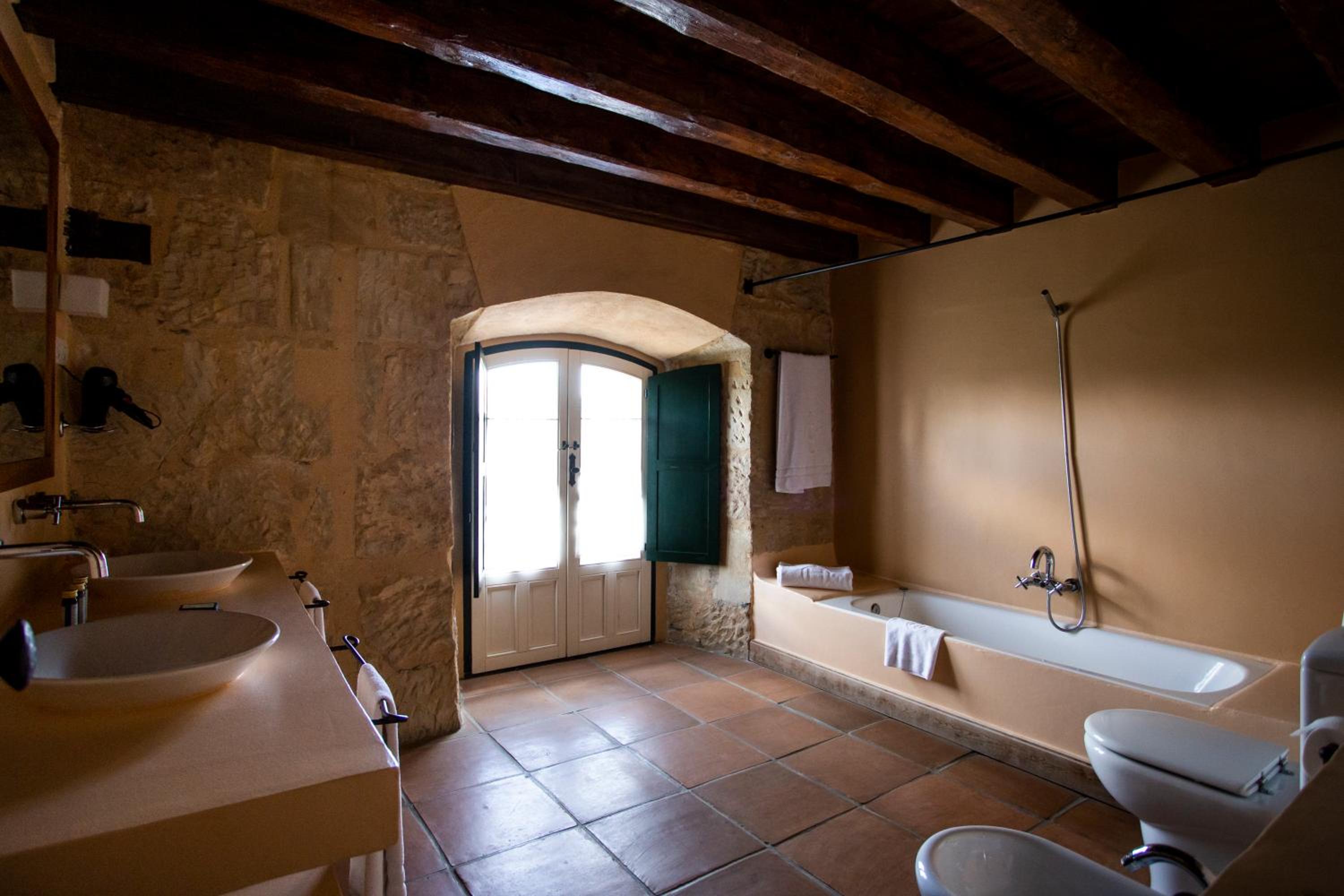 Suite - Photo 9