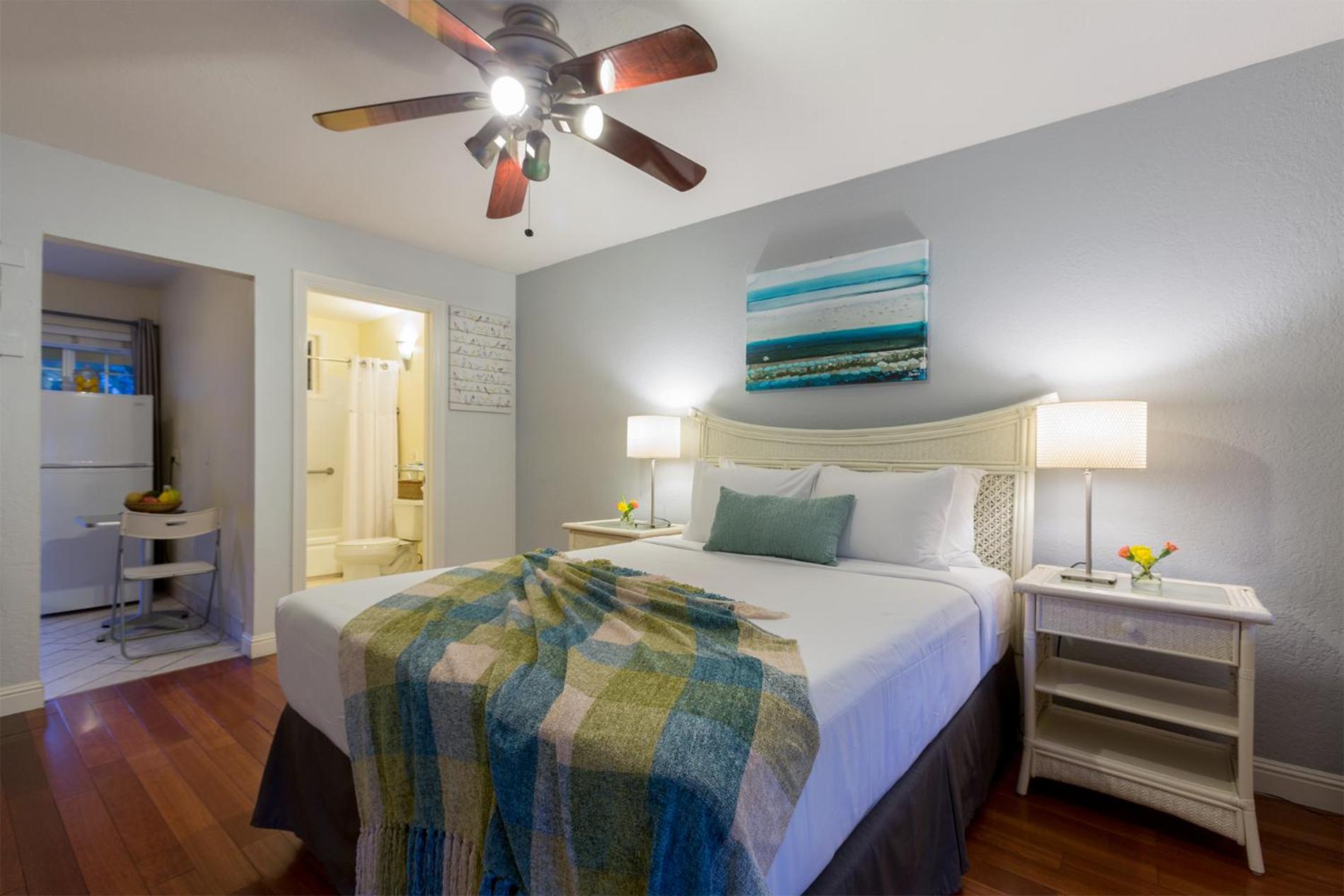 Queen Room with Kitchenette - Photo 1