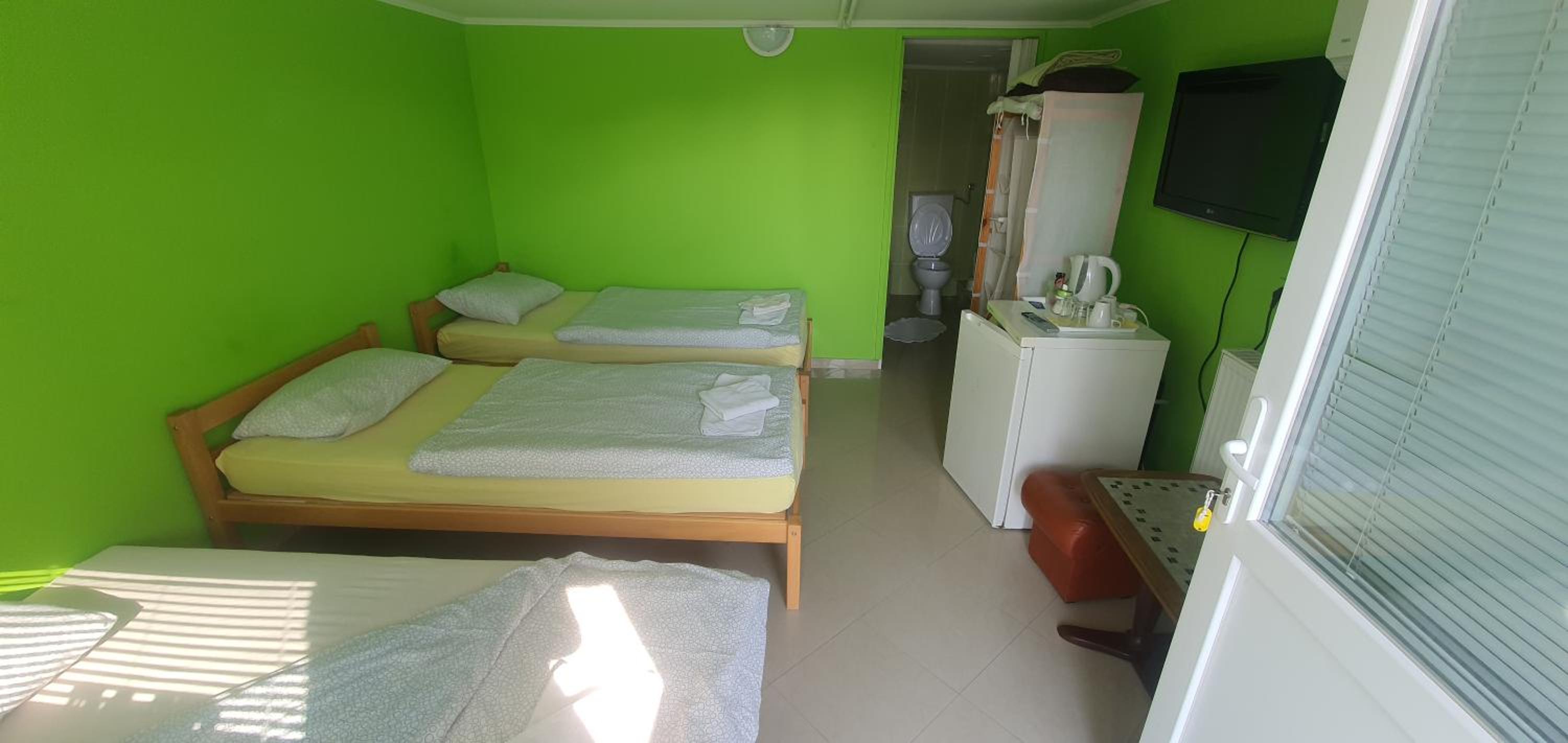 Comfort Triple Room with Shower - Photo 6