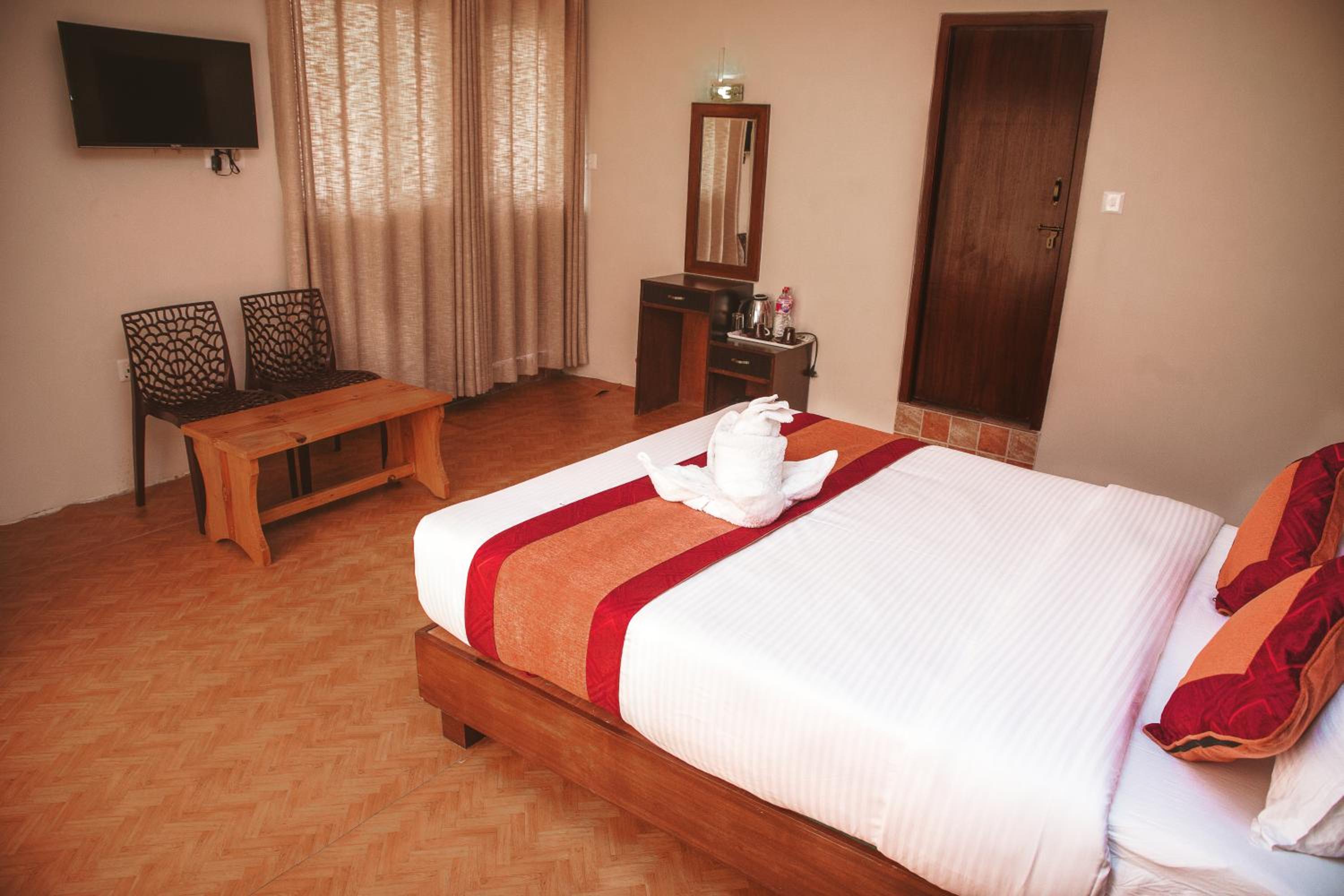 Standard Queen Room