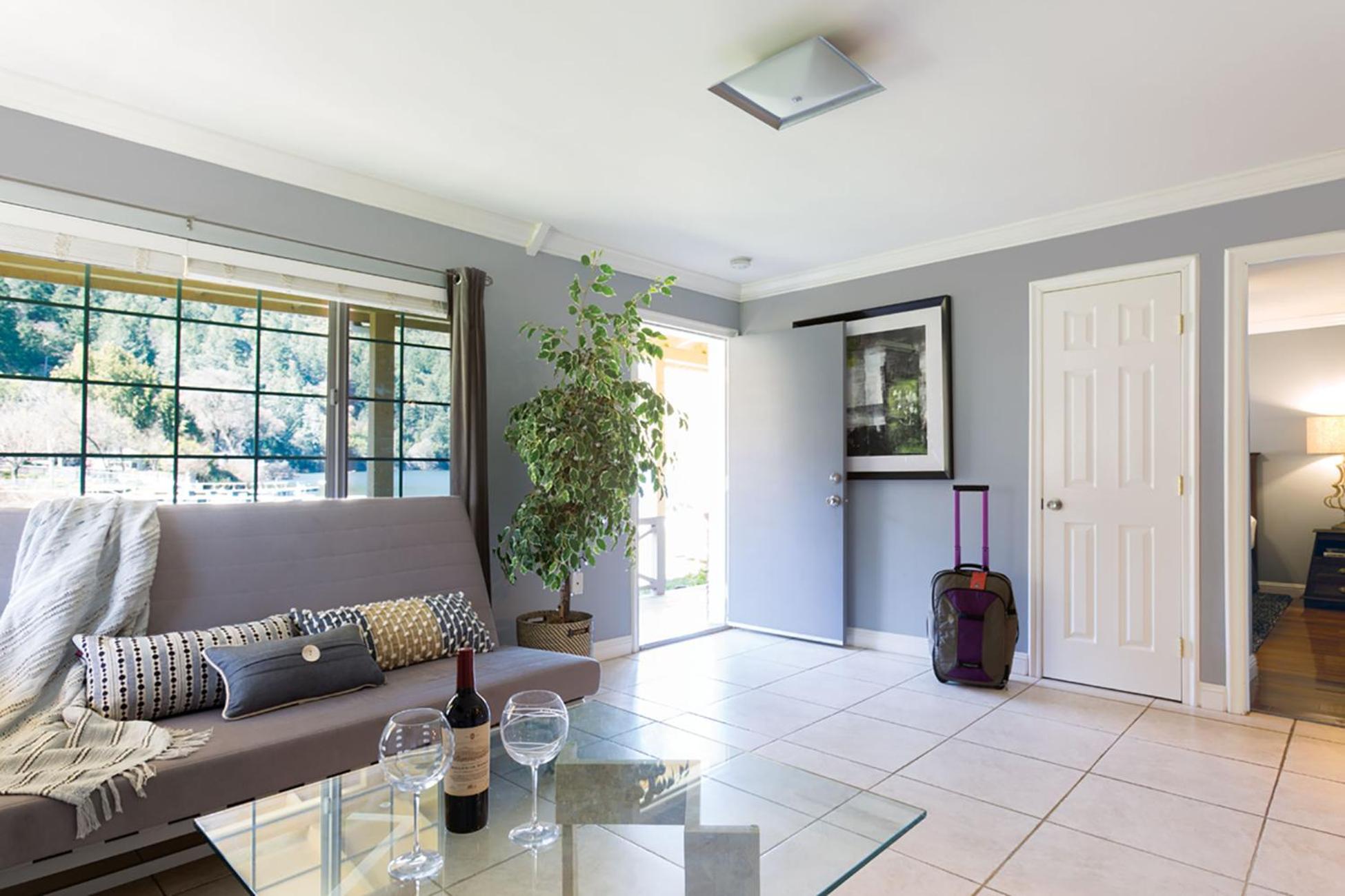Executive Suite - Photo 1