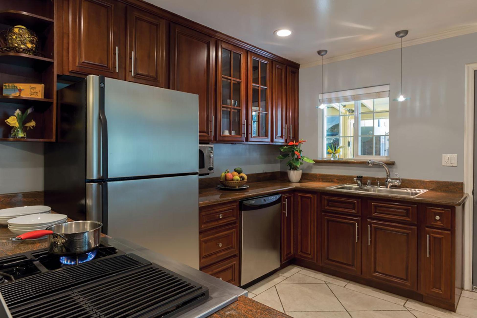 Executive Suite - Photo 5