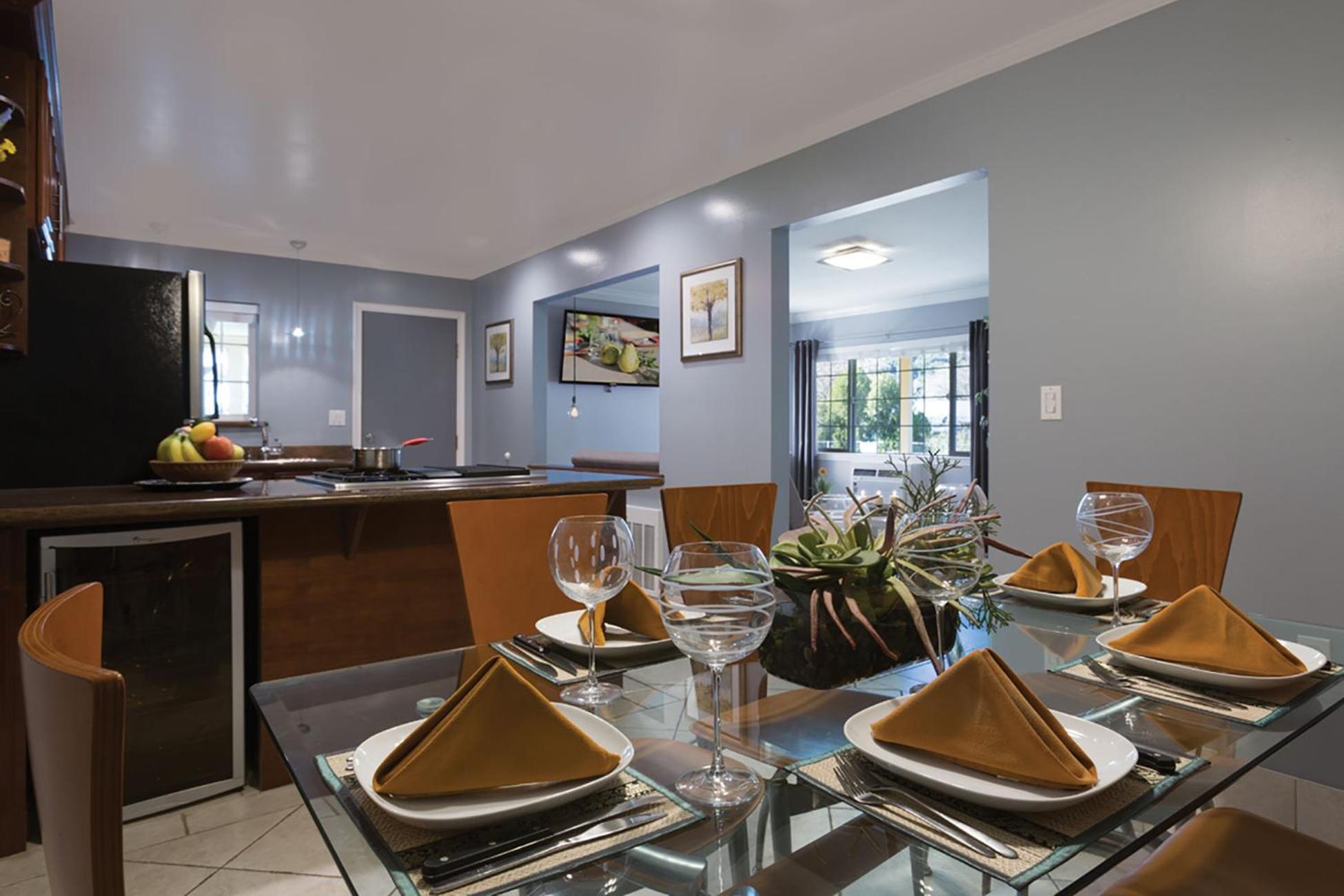 Executive Suite - Photo 4