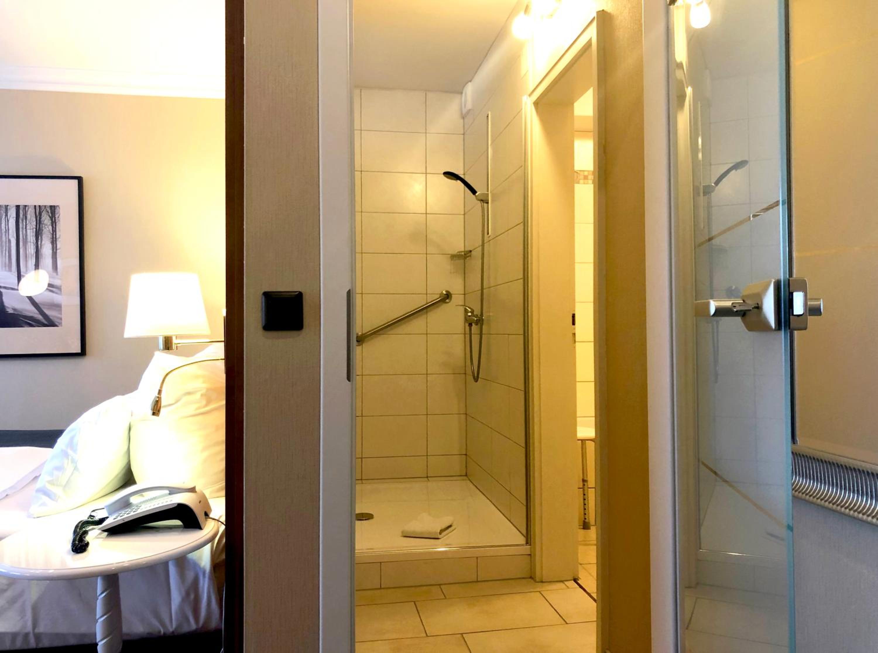 Deluxe Double or Twin Room - Photo 7