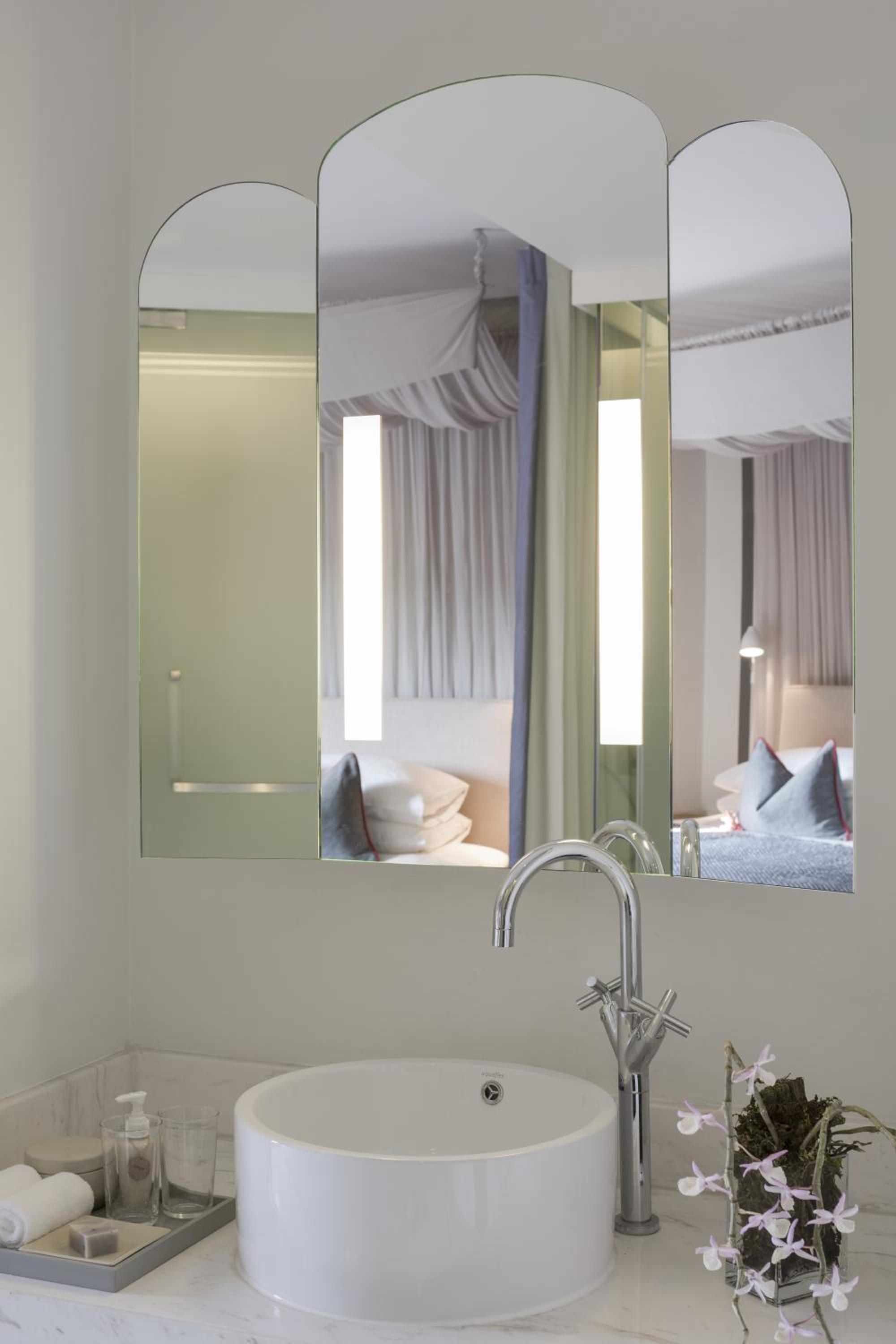Standard King Room photo 2