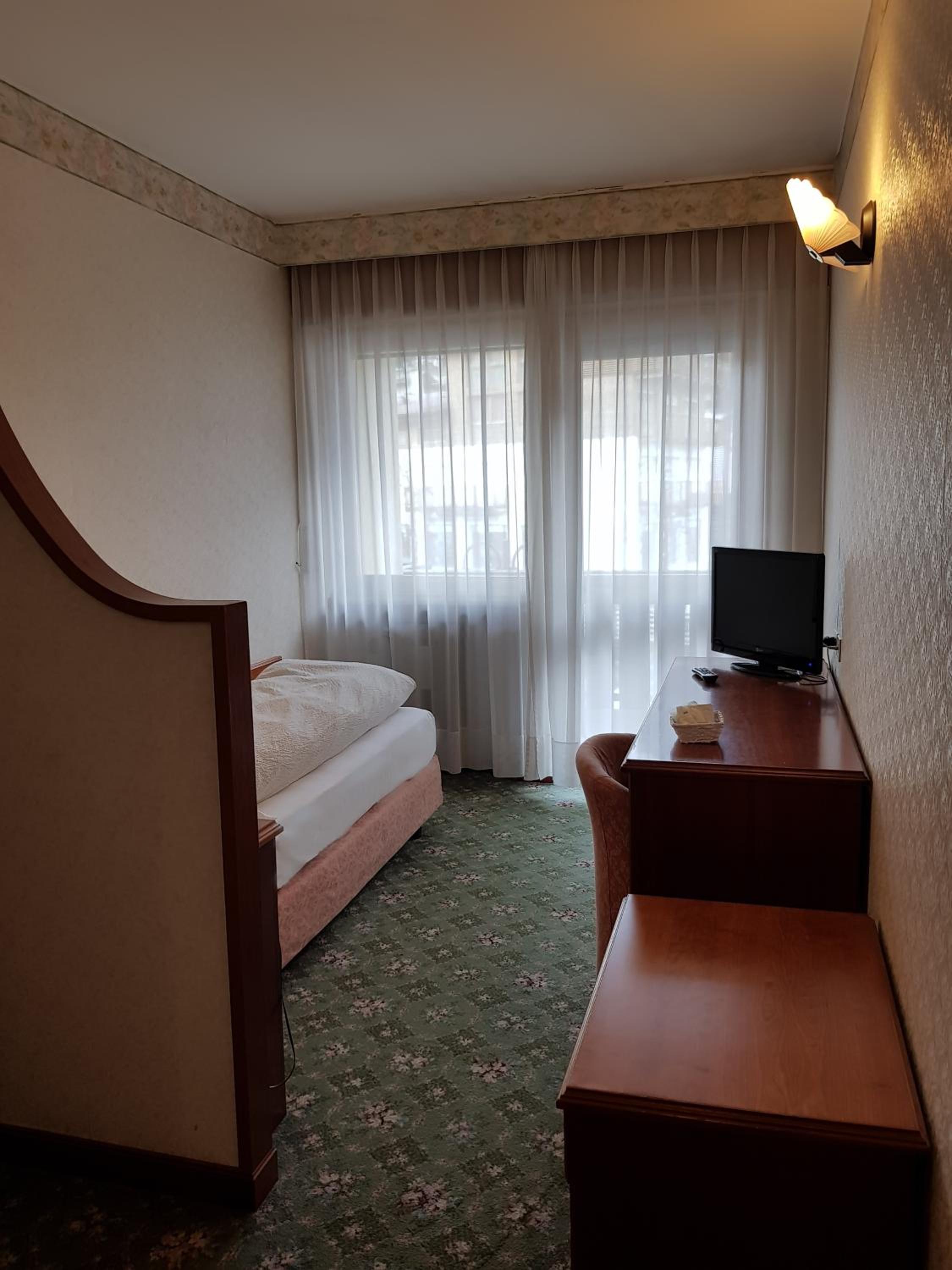 Single Room photo 2