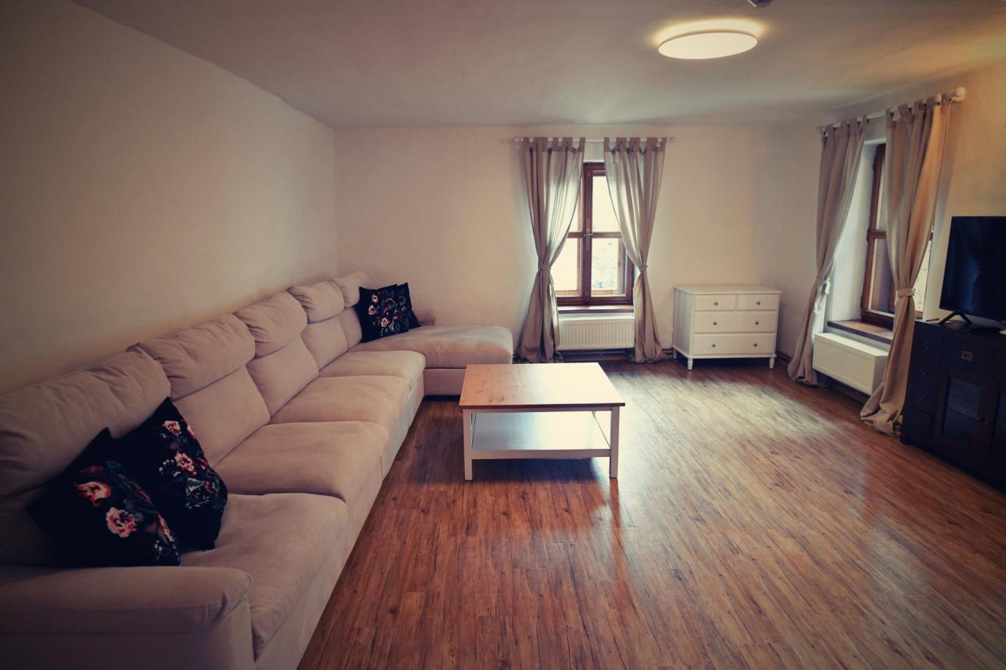 One-Bedroom Apartment photo 1