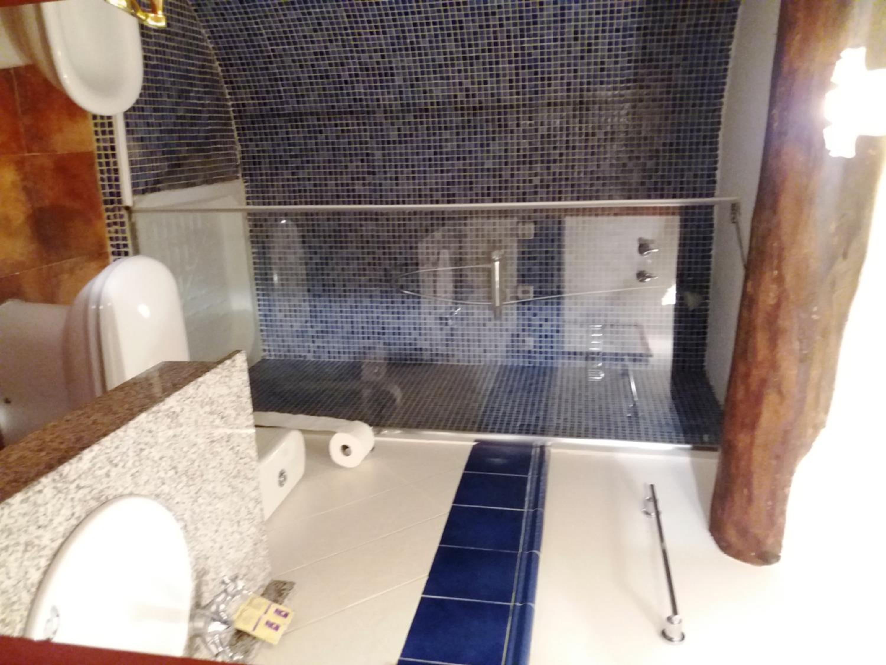 Deluxe Twin Room - Photo 2