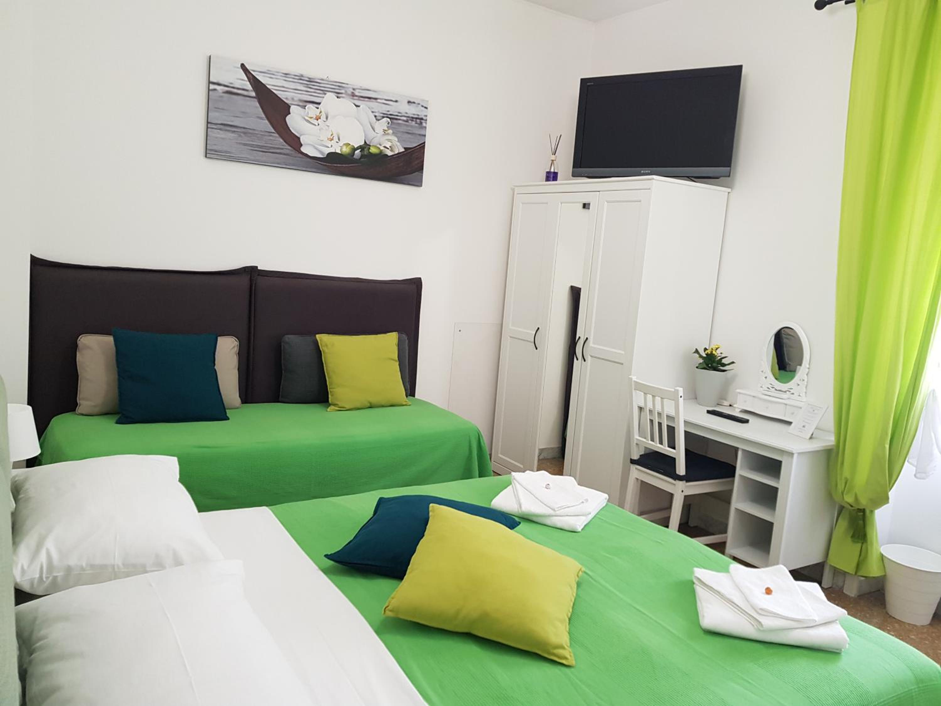 Triple Room with Private Bathroom photo 2