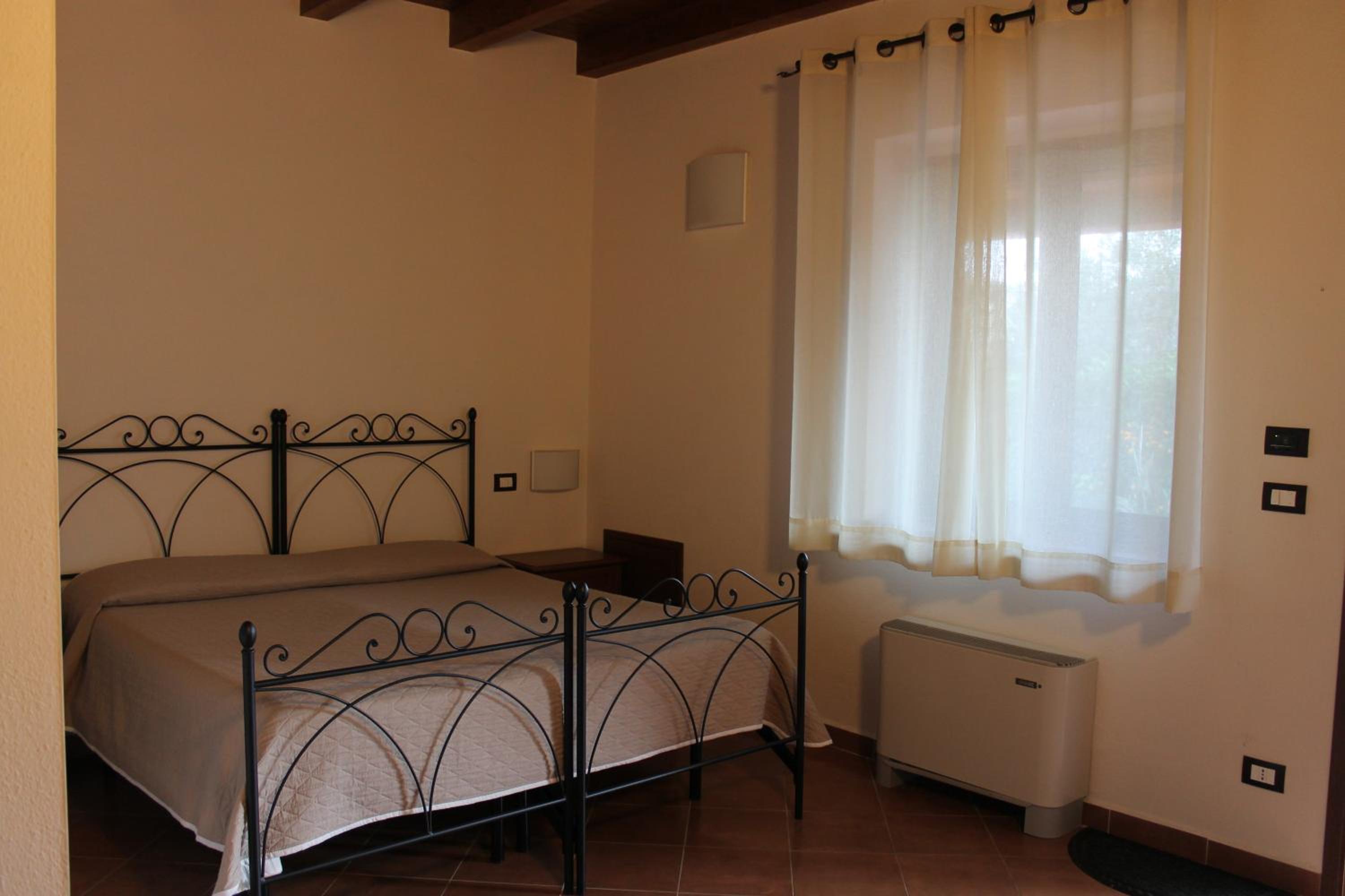 Triple Room - Photo 5