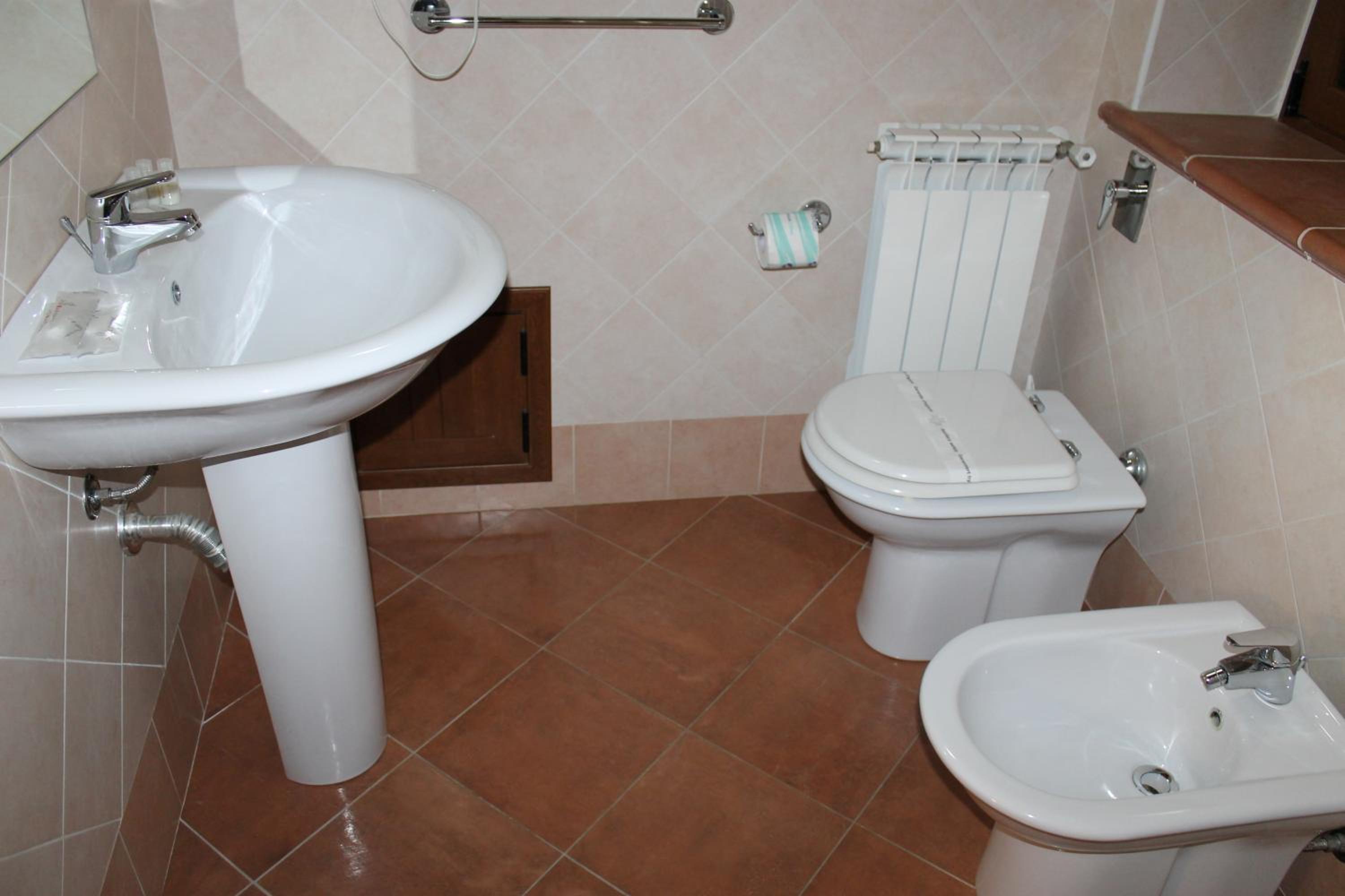 Triple Room - Photo 6