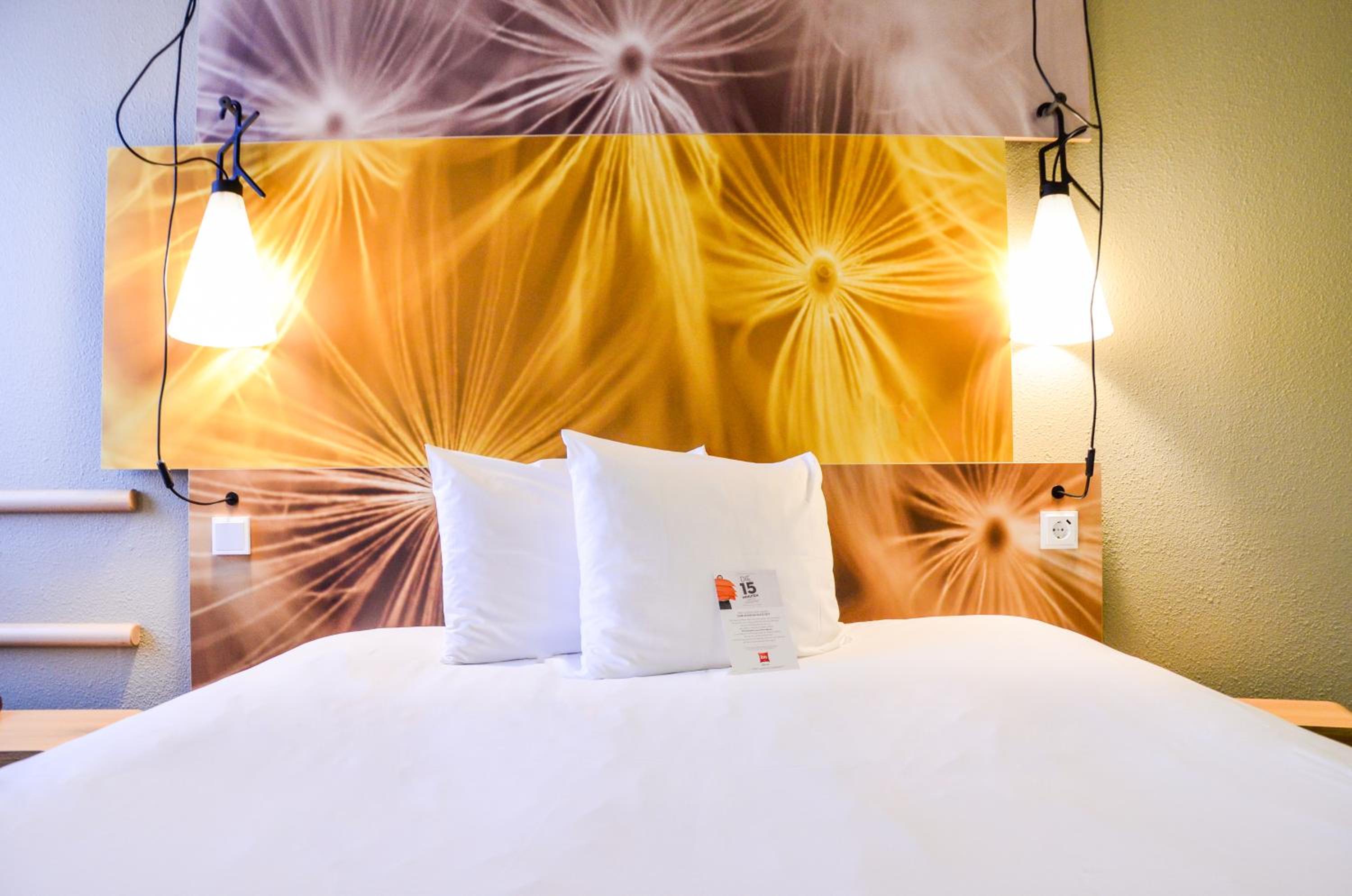 Standard Double or Twin Room - Photo 2