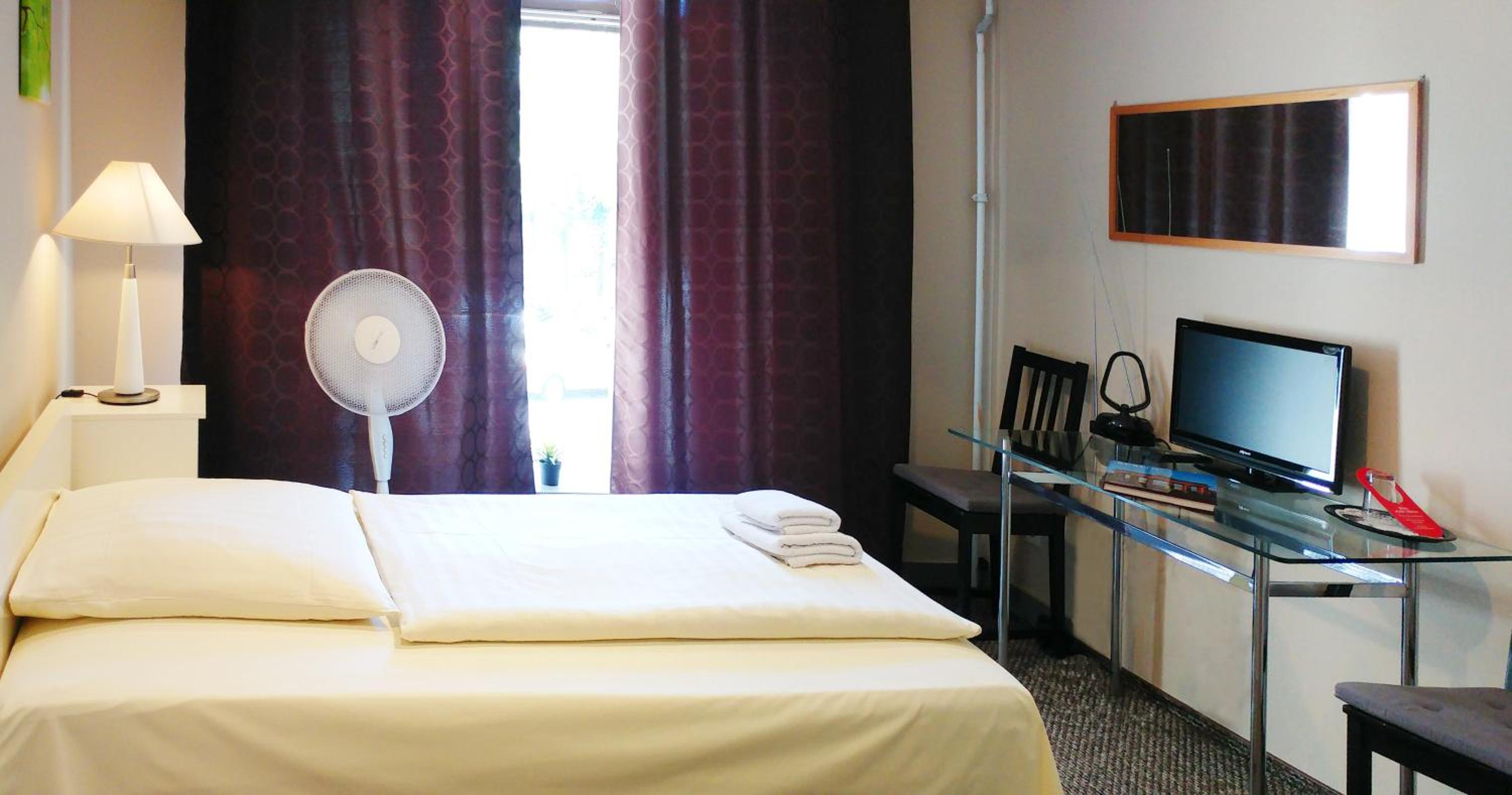 Single Room with Shared Bathroom photo 1