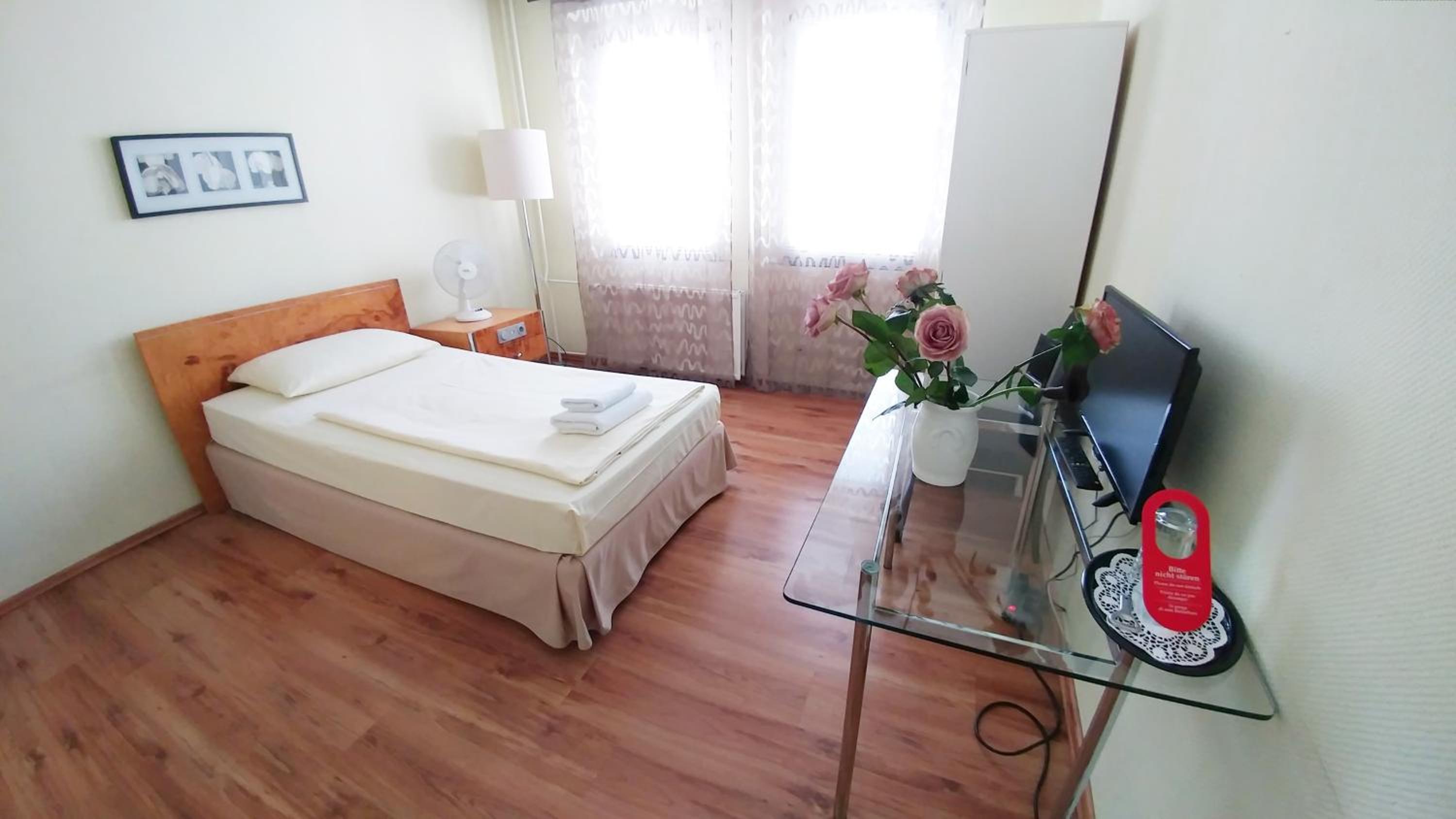 Single Room photo 2