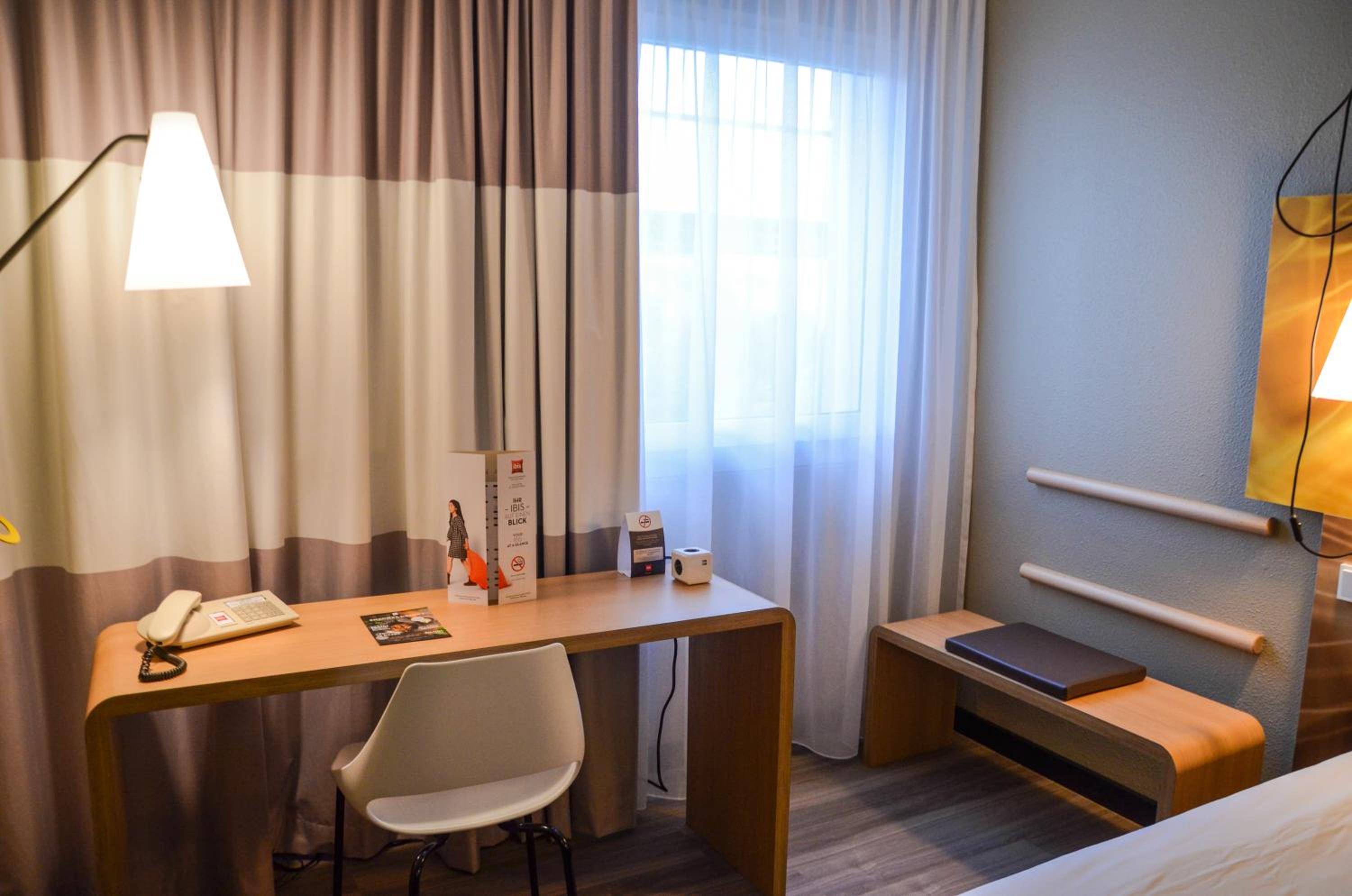 Standard Double or Twin Room - Photo 10