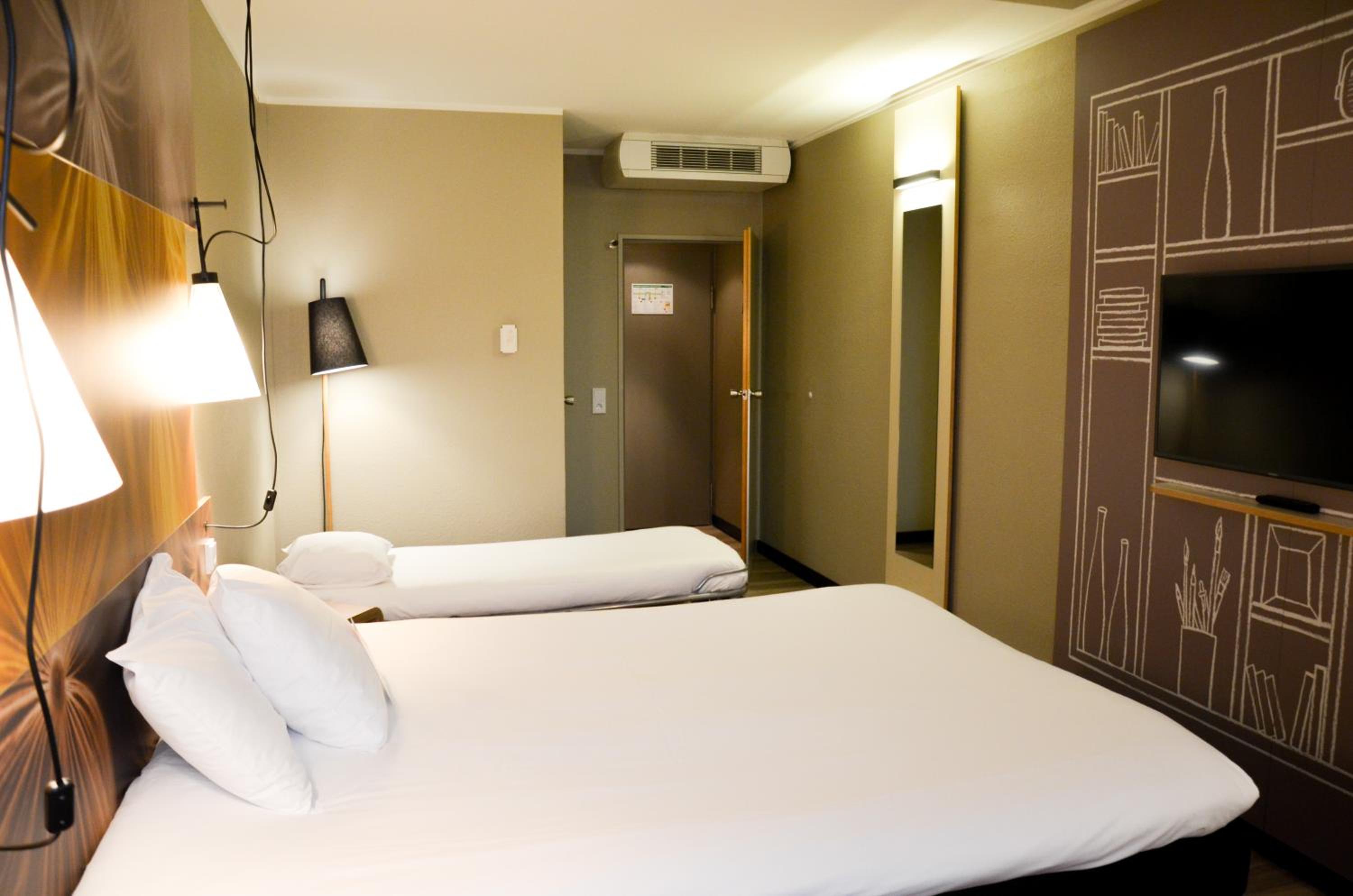 Standard Double or Twin Room - Photo 14