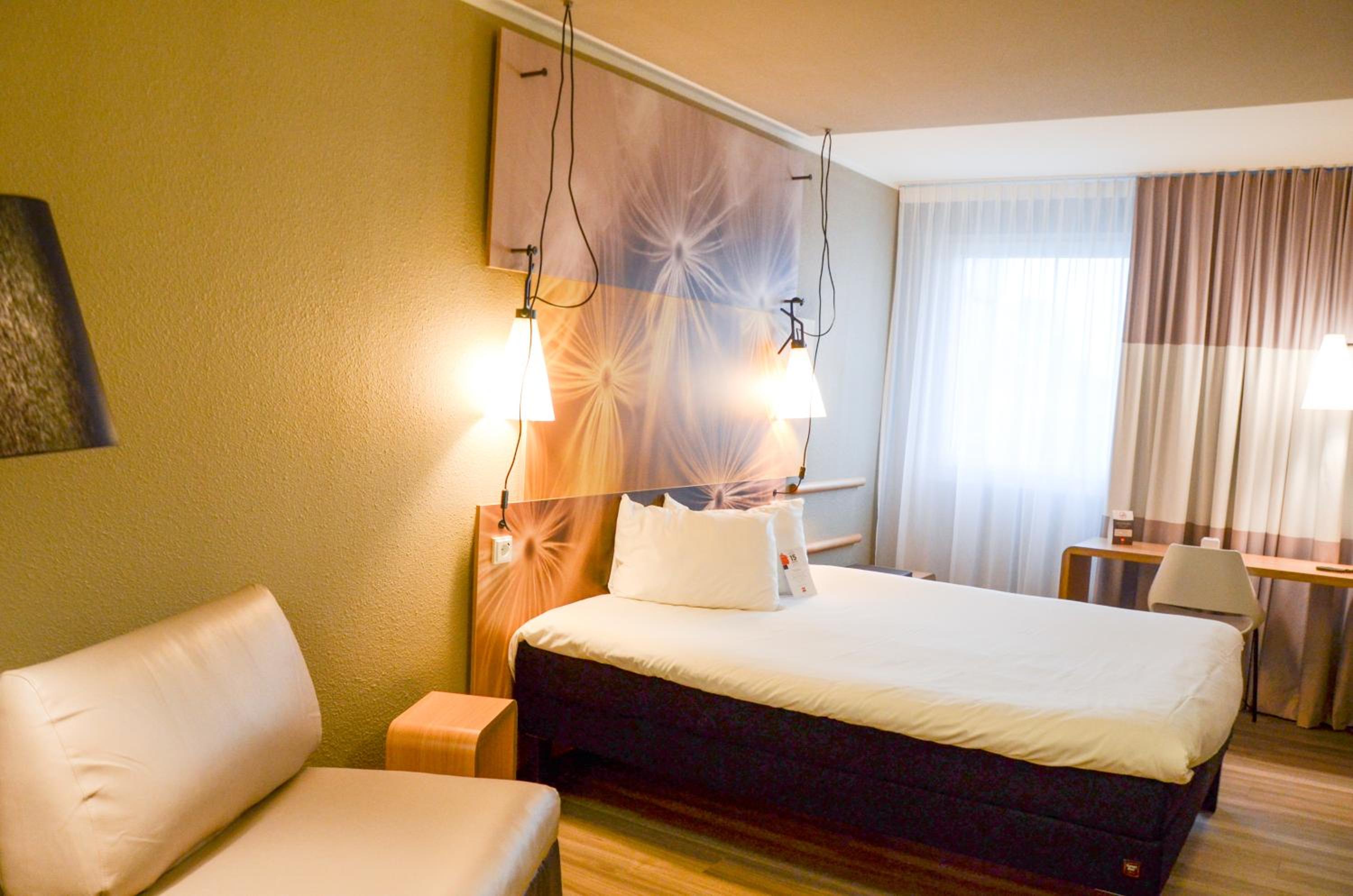 Standard Double or Twin Room - Photo 13