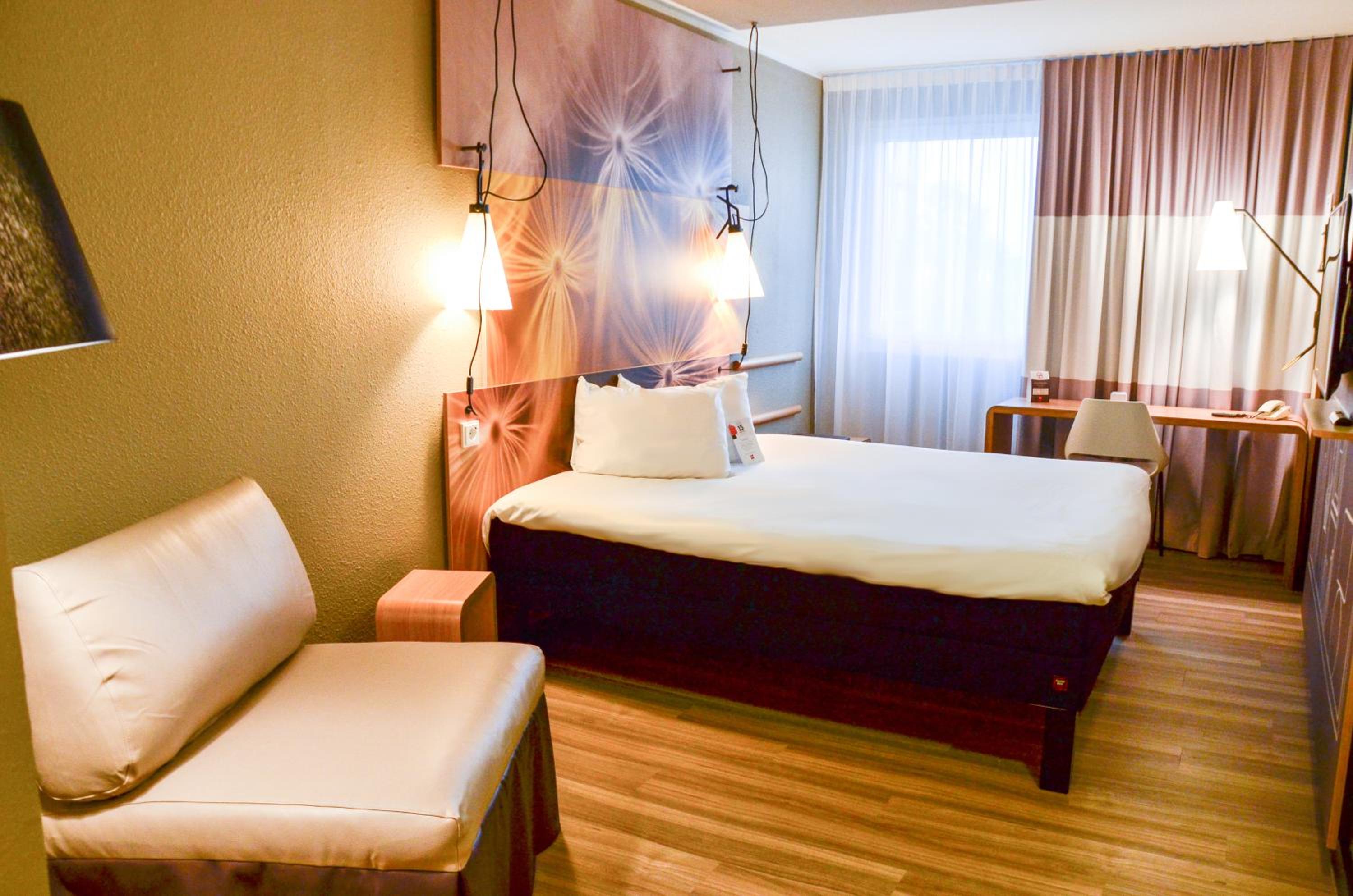 Standard Double or Twin Room - Photo 6