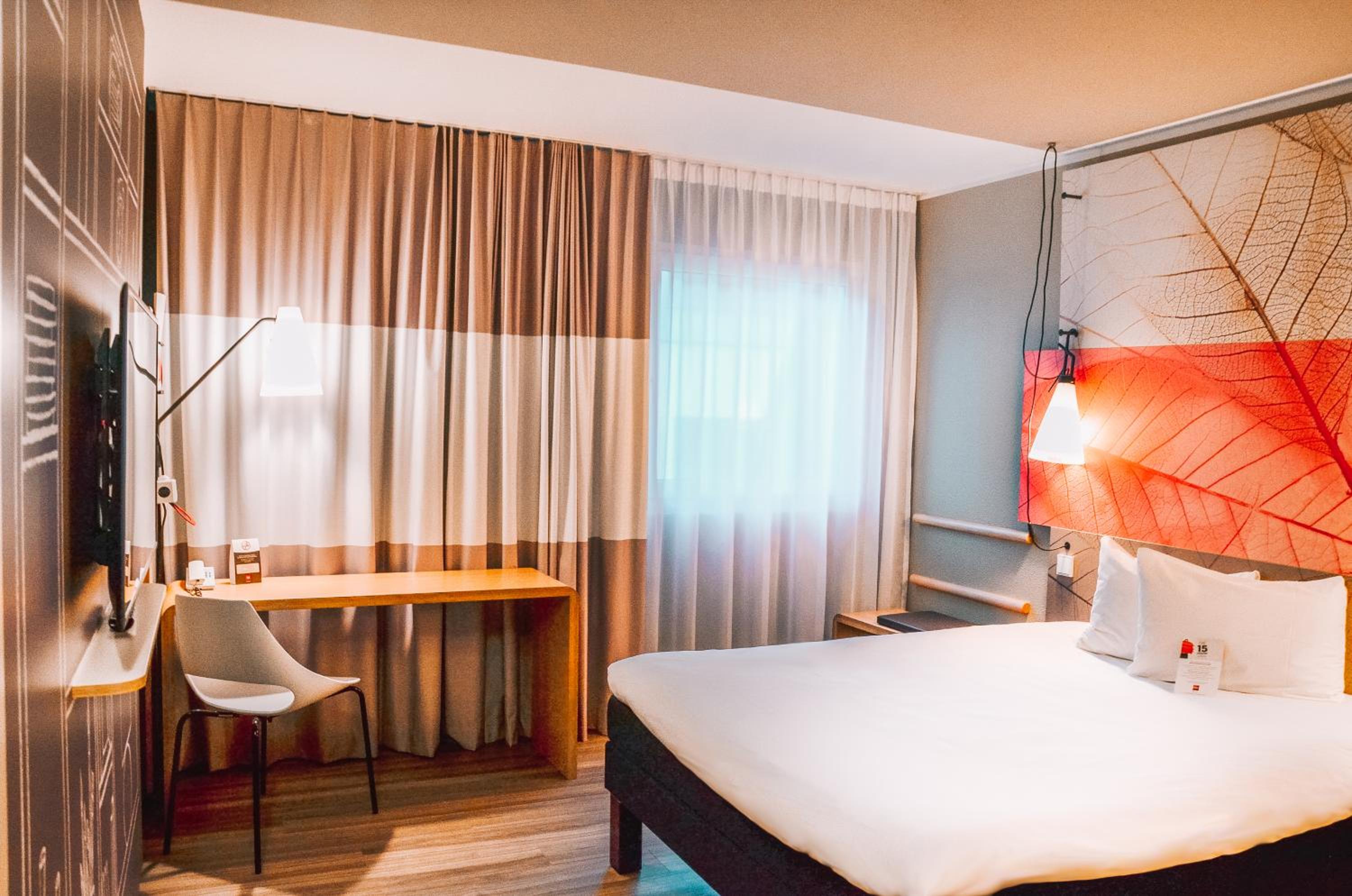 Standard Double or Twin Room - Photo 18