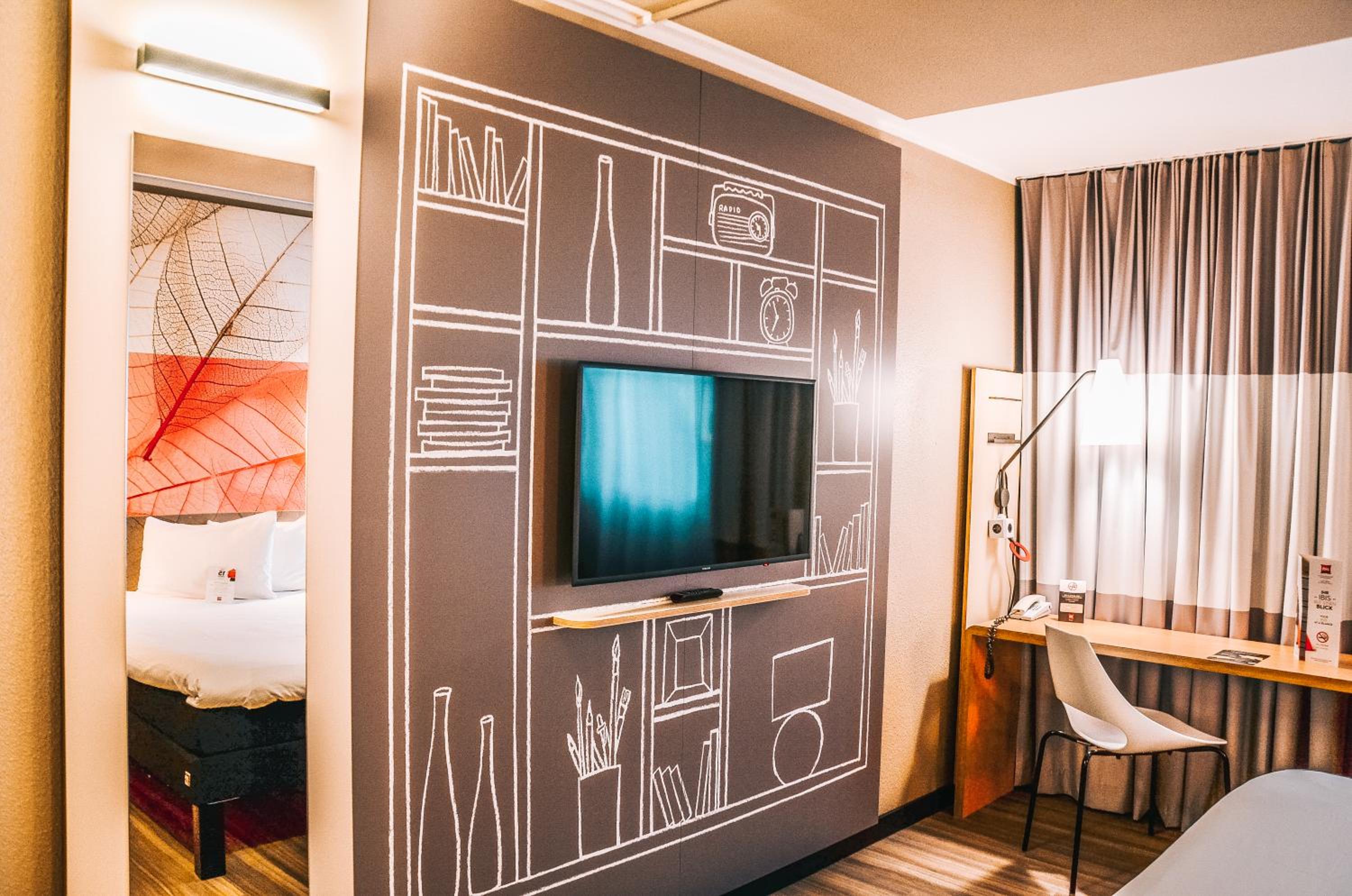 Standard Double or Twin Room - Photo 8