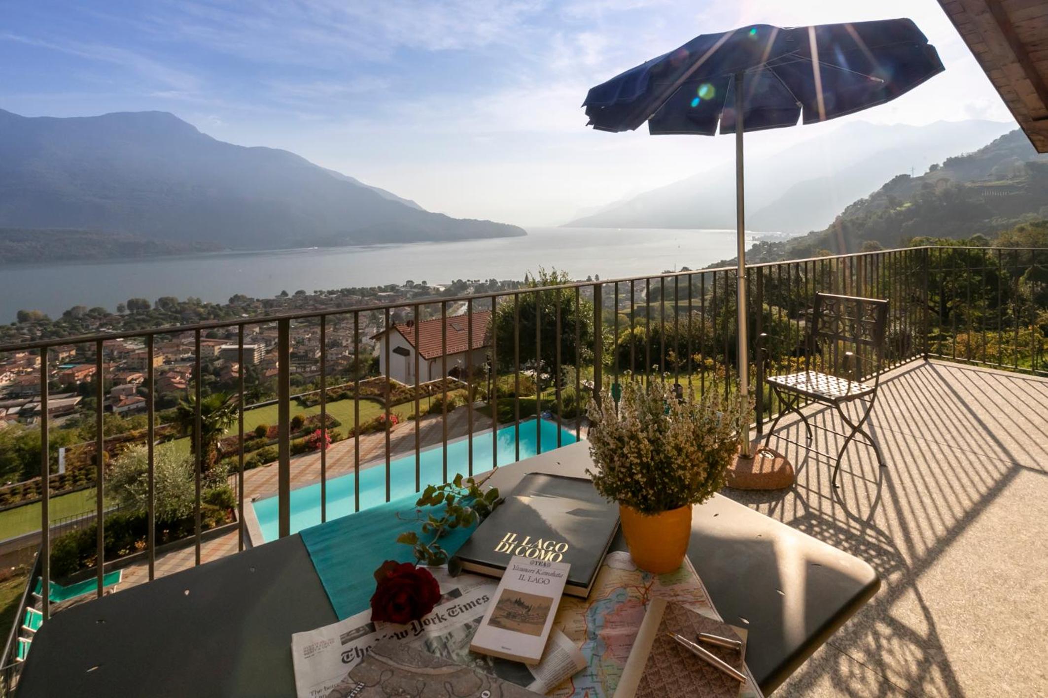One-Bedroom Apartment with Lake View photo 2