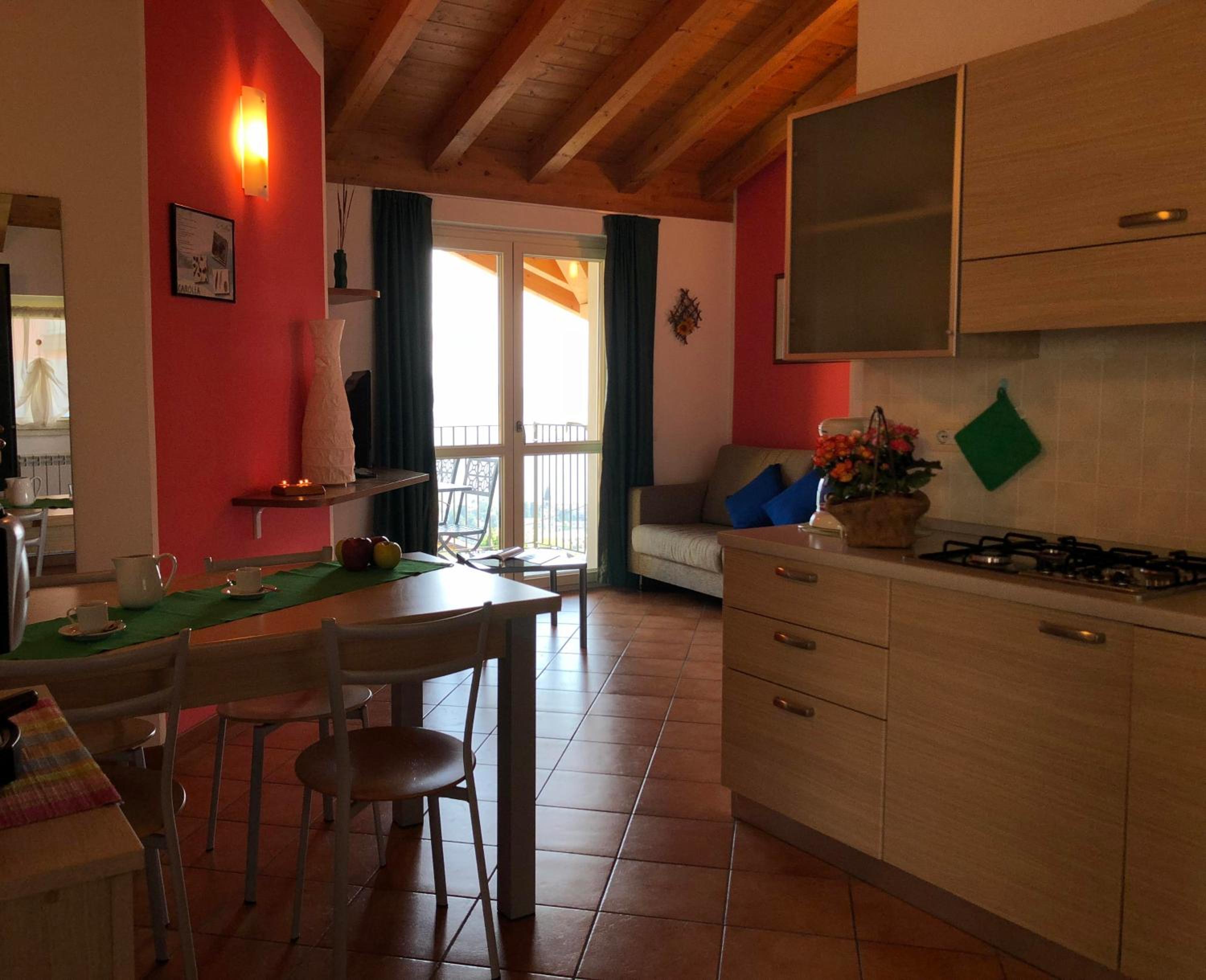 Two-Bedroom Apartment with Lake View photo 2