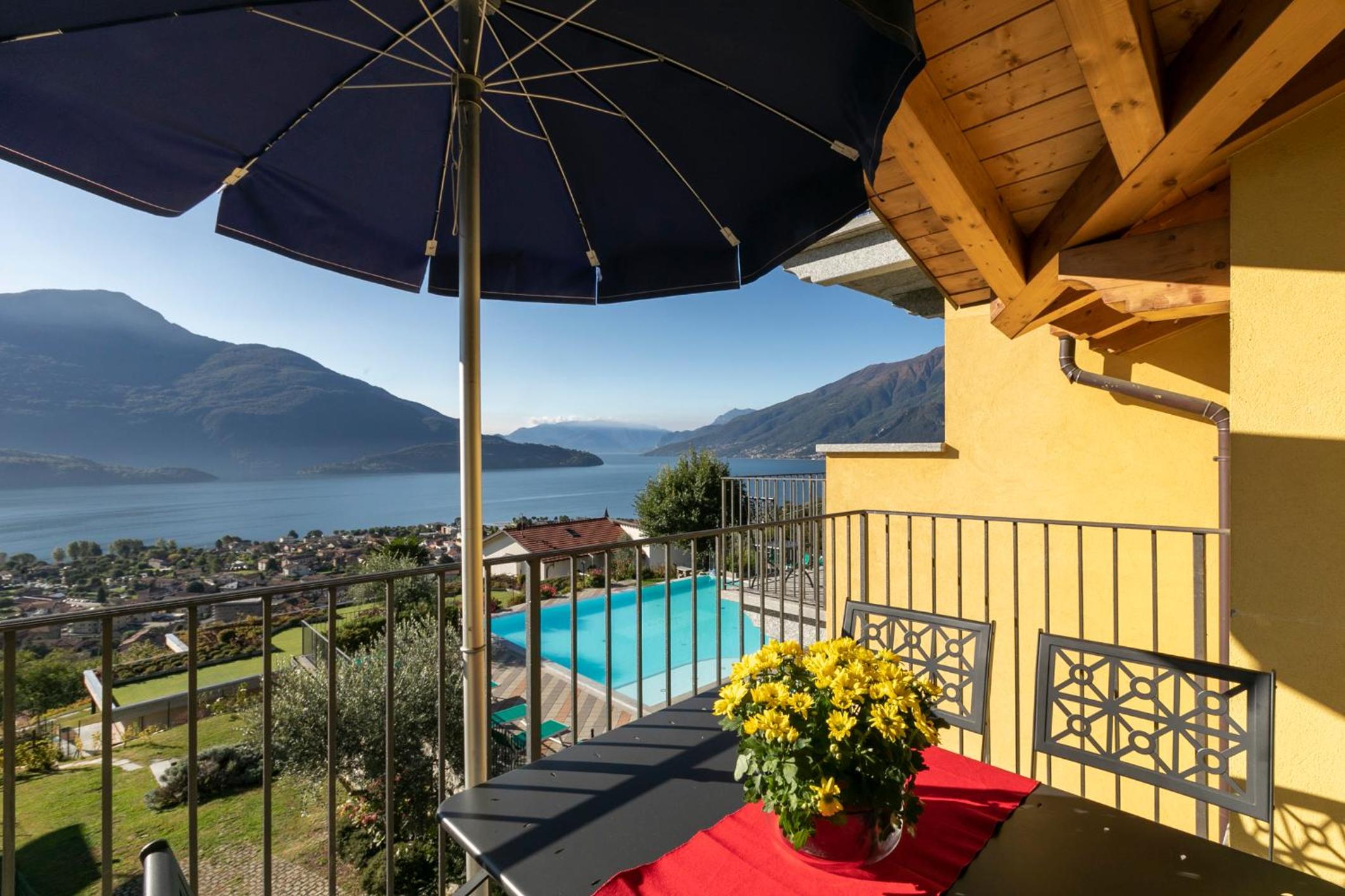 Two-Bedroom Apartment with Lake View photo 2