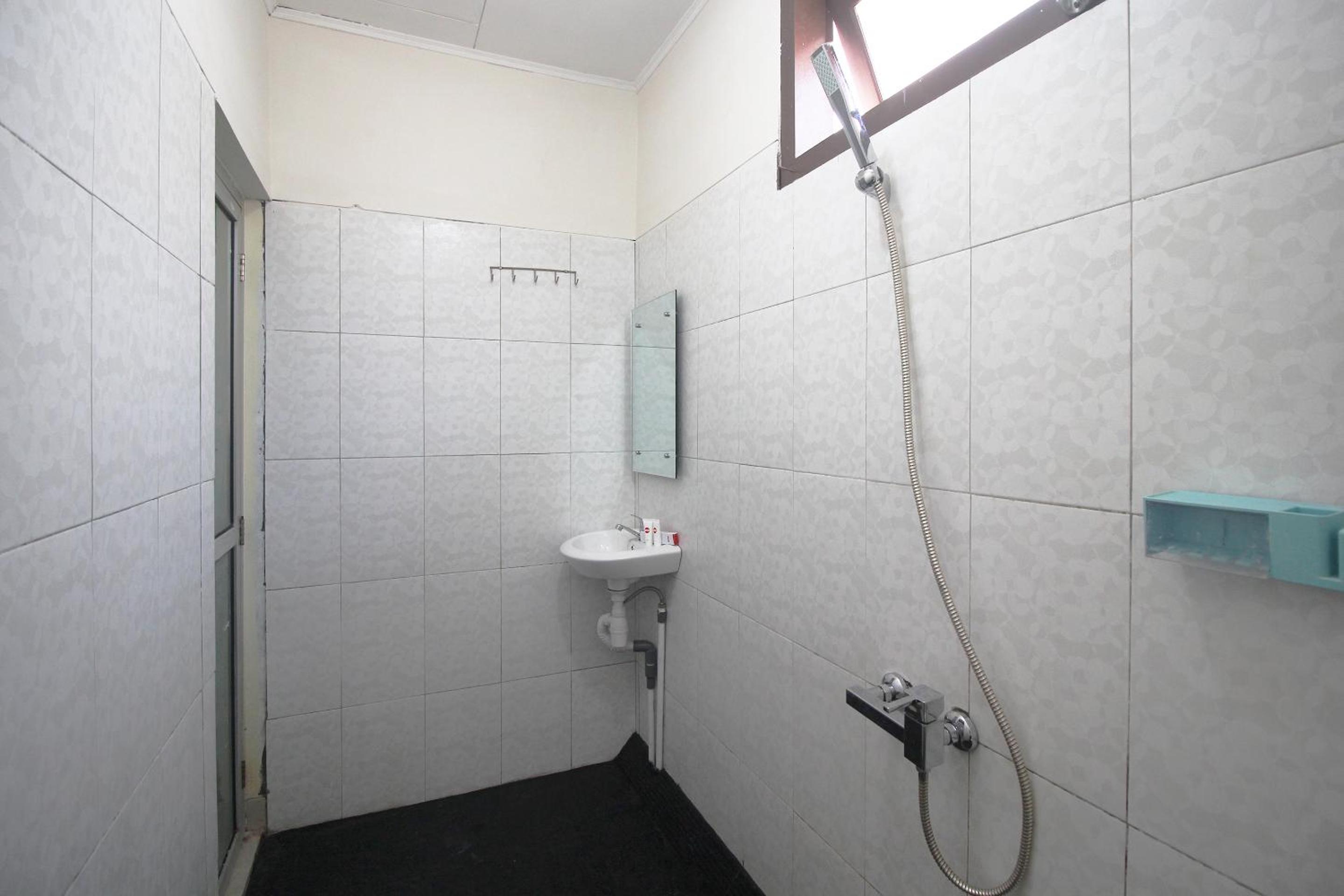 Standard Double Room - Photo 3