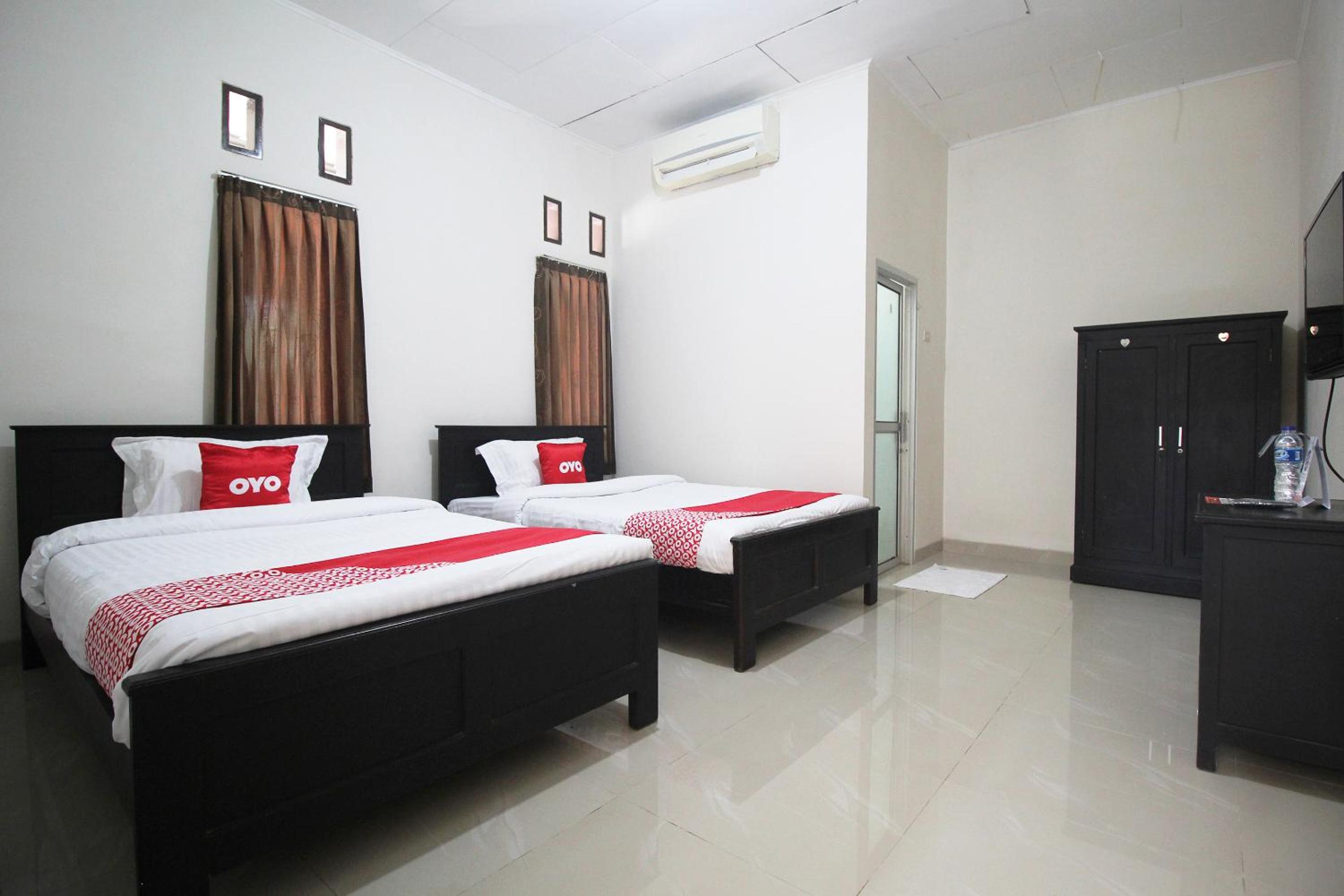 Standard Twin Room - Photo 4