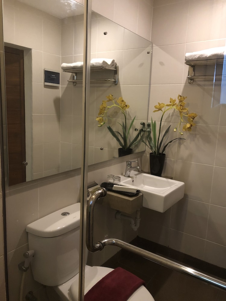 Deluxe Twin Room - Photo 8