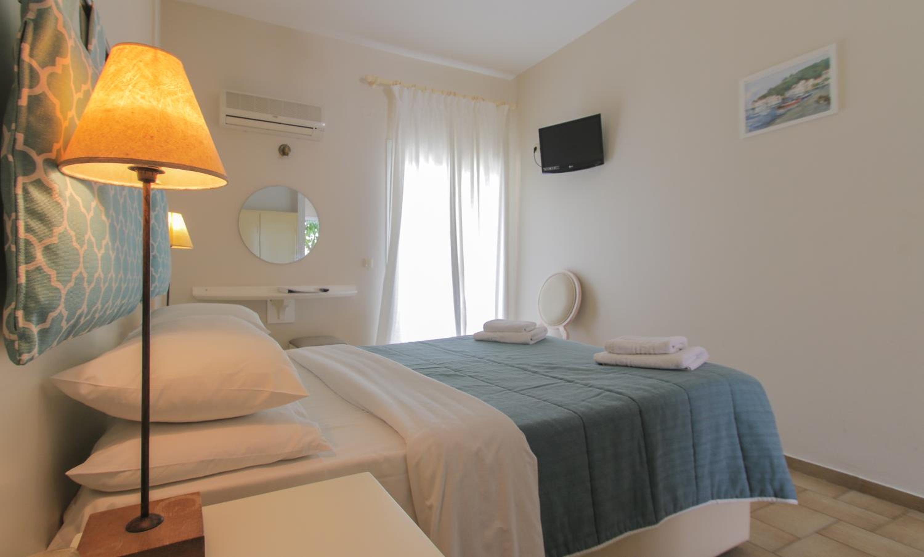 Double Room - Photo 14